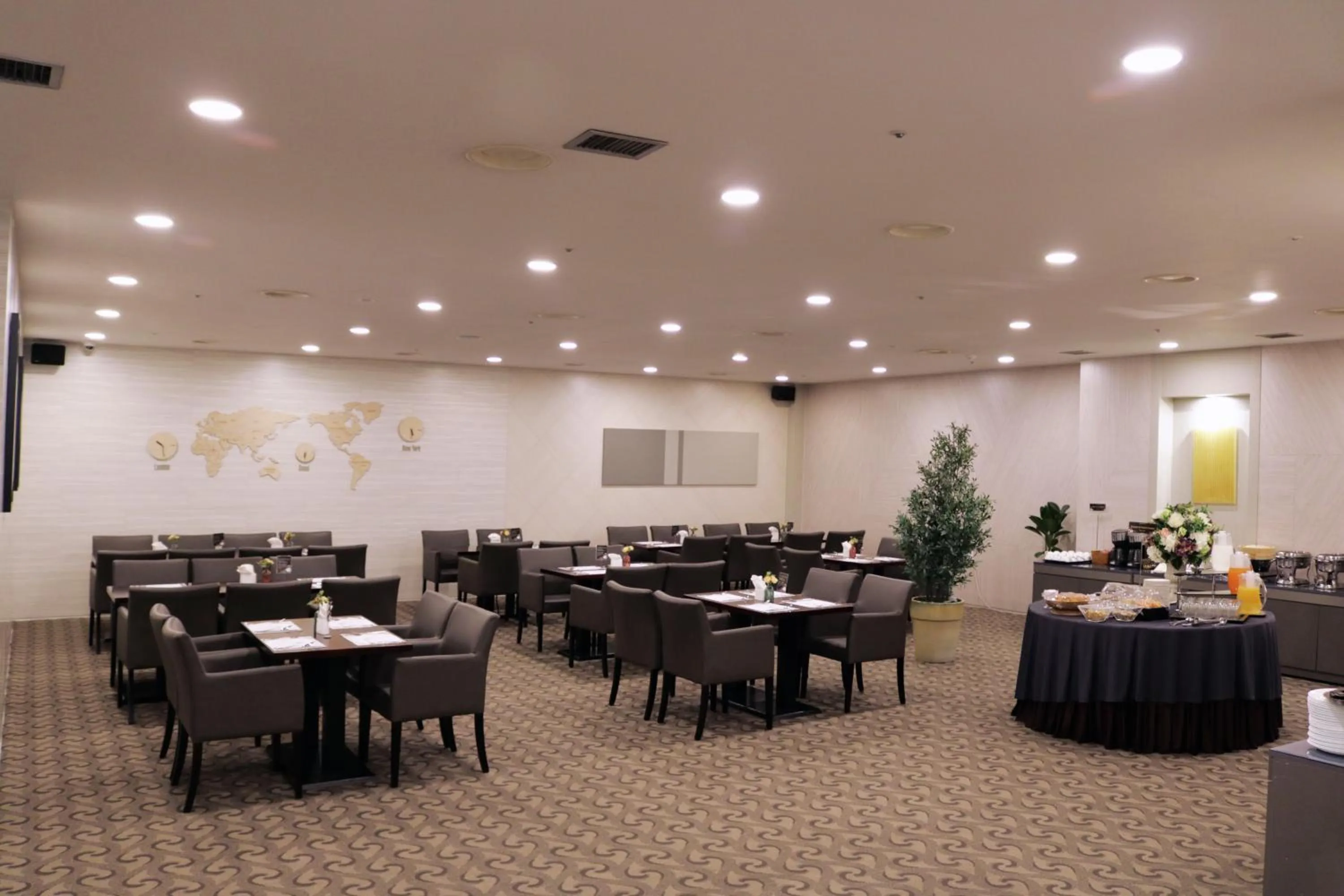 Restaurant/places to eat in Daegu AW Hotel