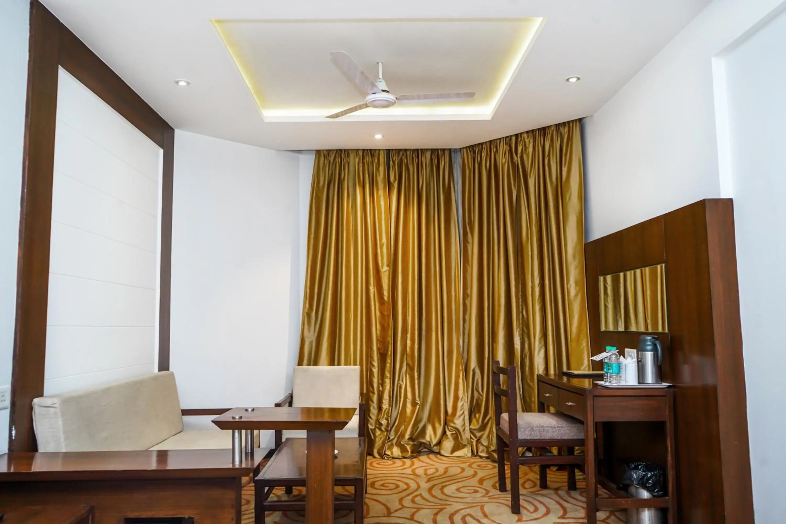 hair dresser in Hotel Gwalior Regency