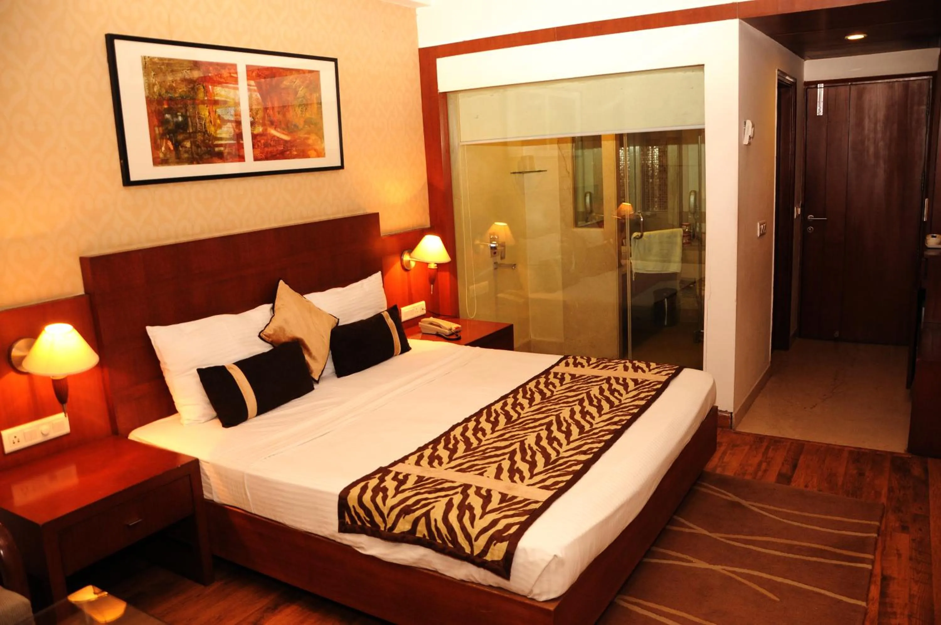 Bed in Hotel Gwalior Regency