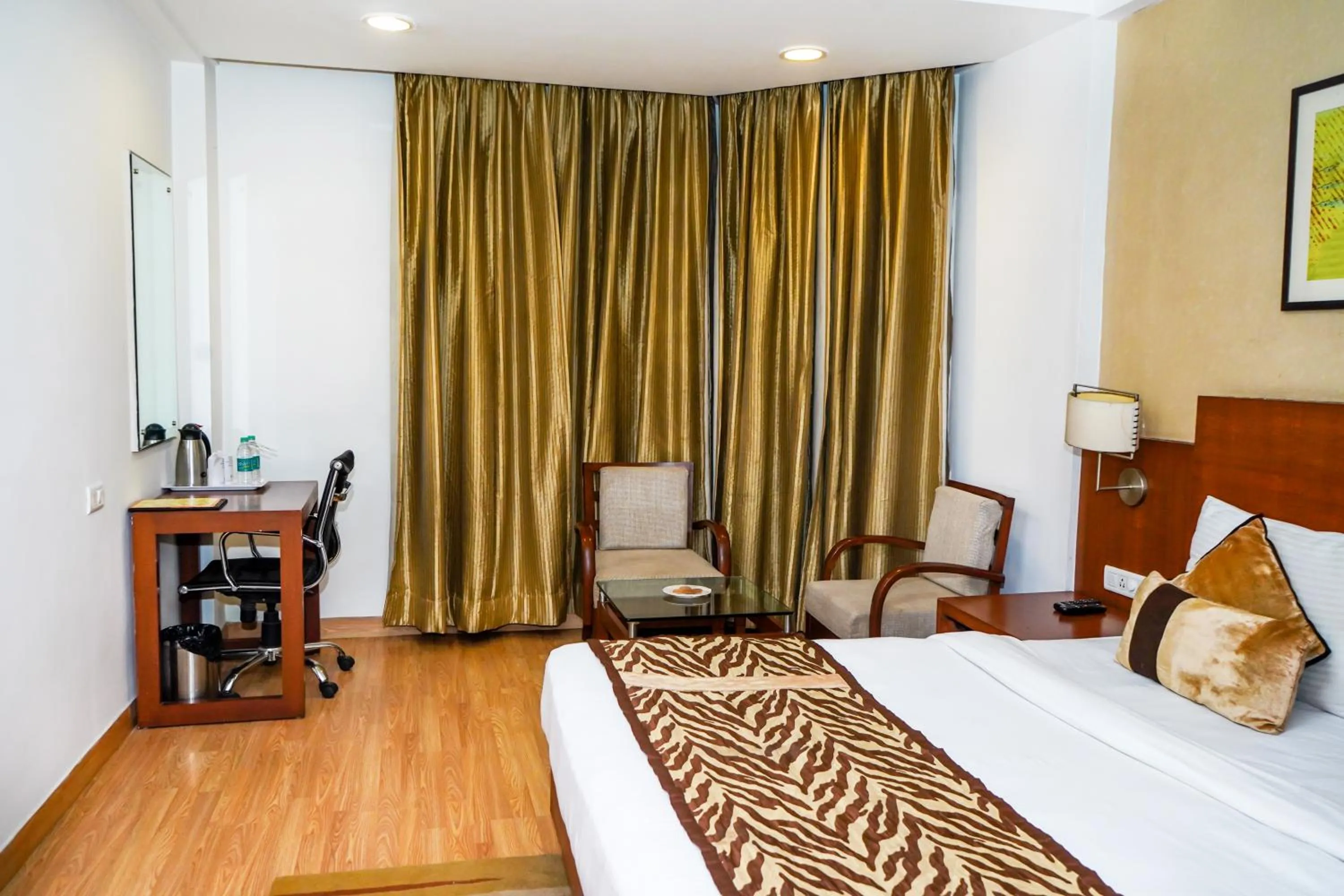 Bedroom in Hotel Gwalior Regency
