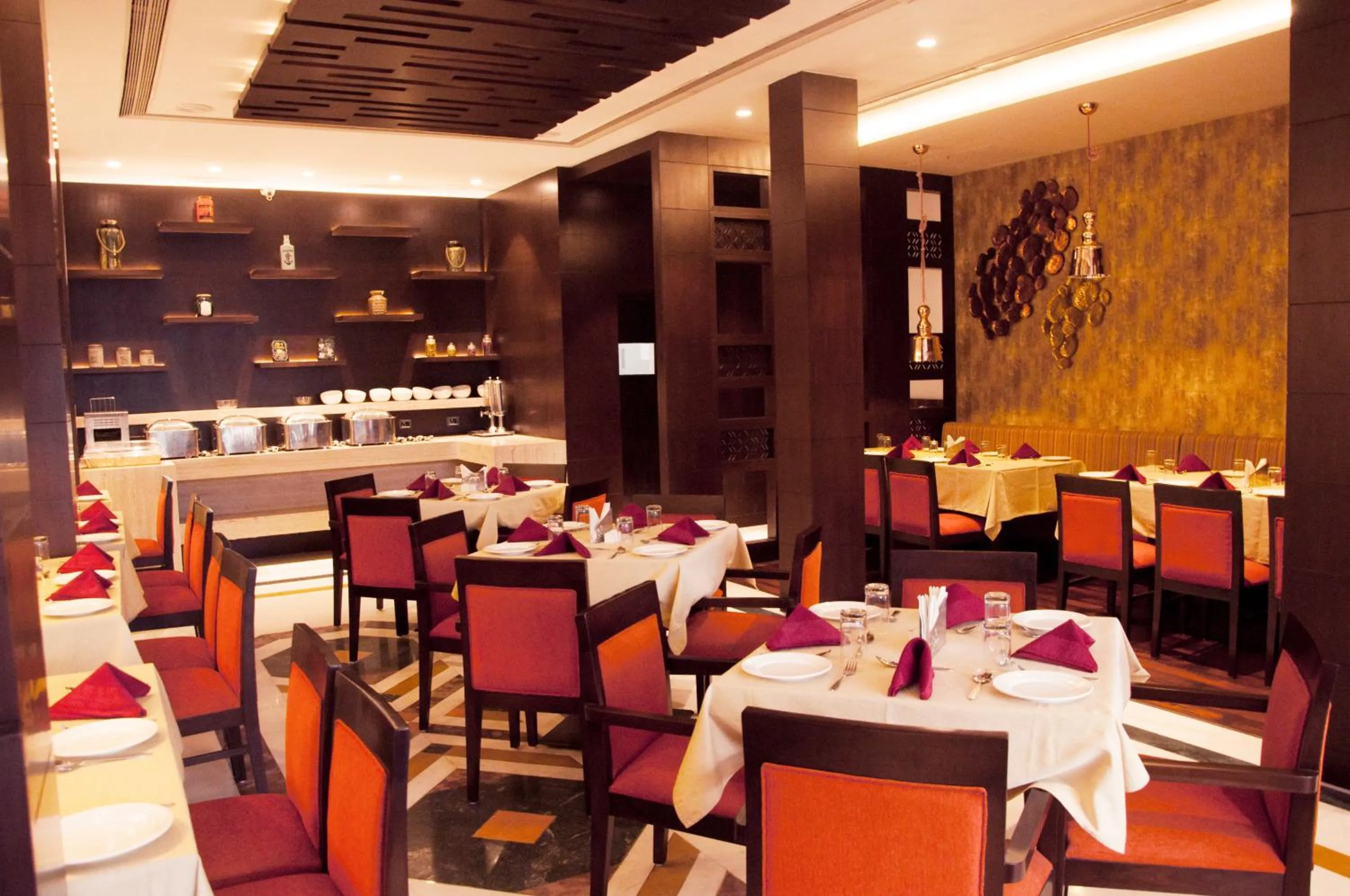 Restaurant/places to eat in Hotel Gwalior Regency