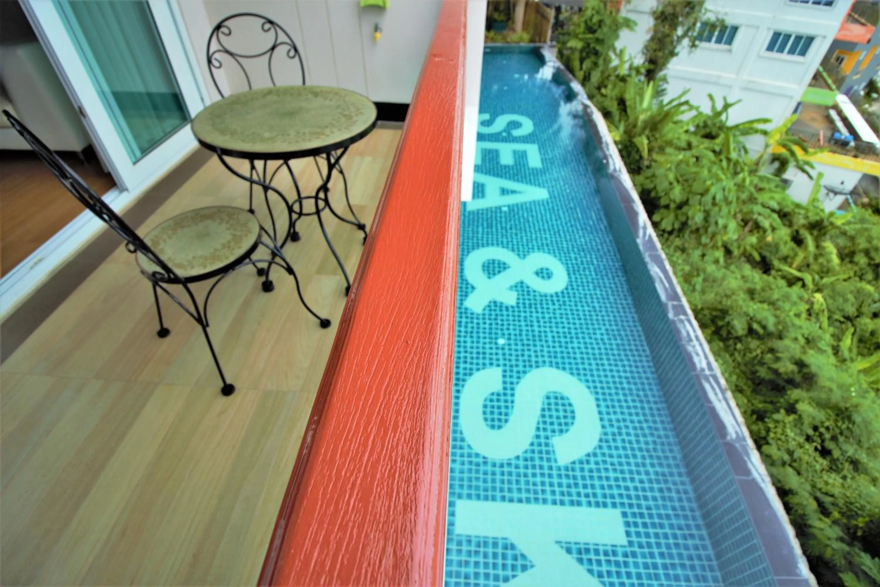 Pool view, Swimming Pool in Sea & Sky Karon Beach by PHR