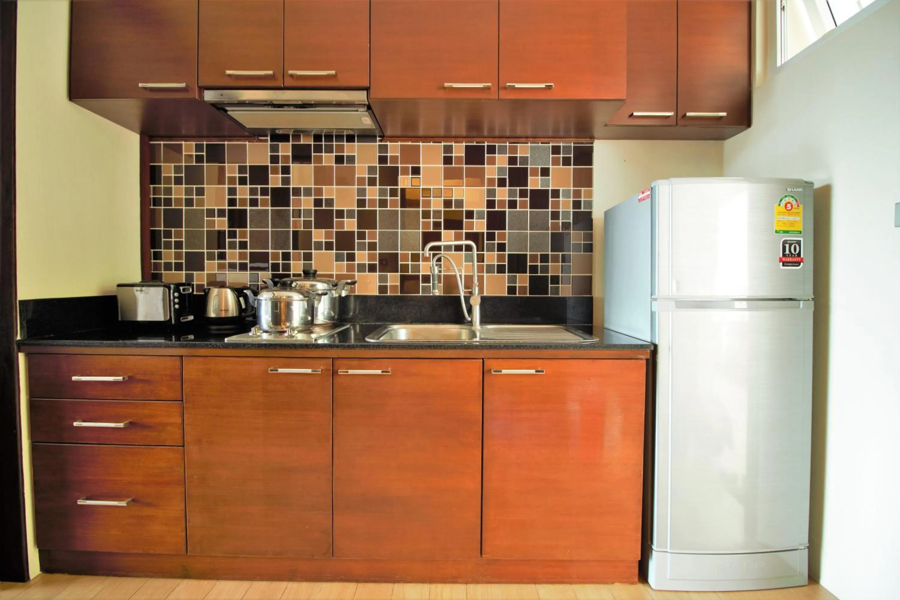 Kitchen or kitchenette, Kitchen/Kitchenette in Sea & Sky Karon Beach by PHR