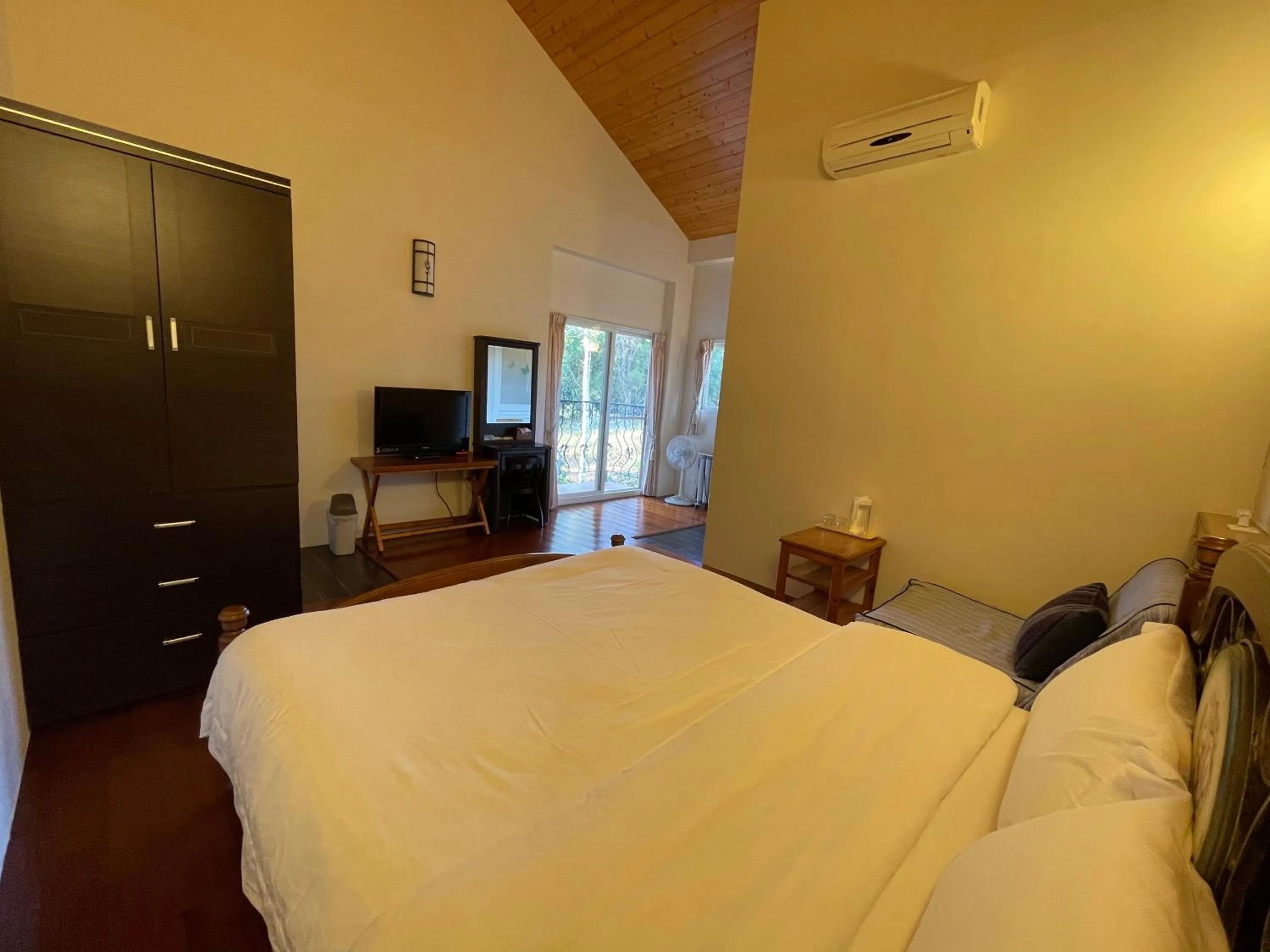 Bed in View on View B&B