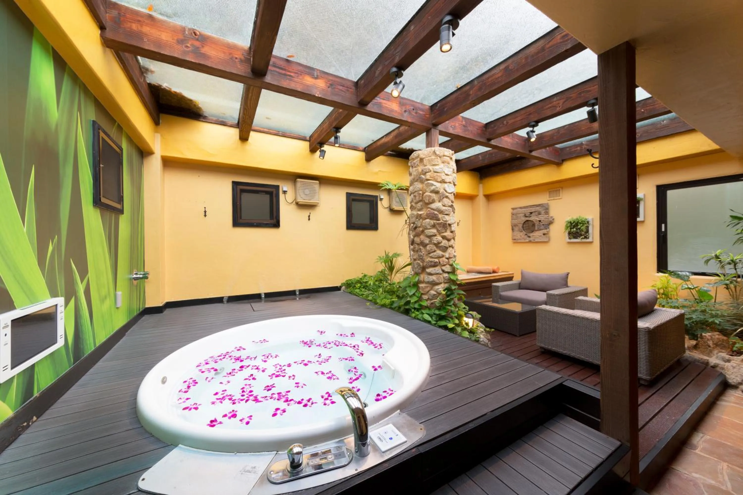 Open Air Bath in Hotel Lotus Nara (Adult Only)