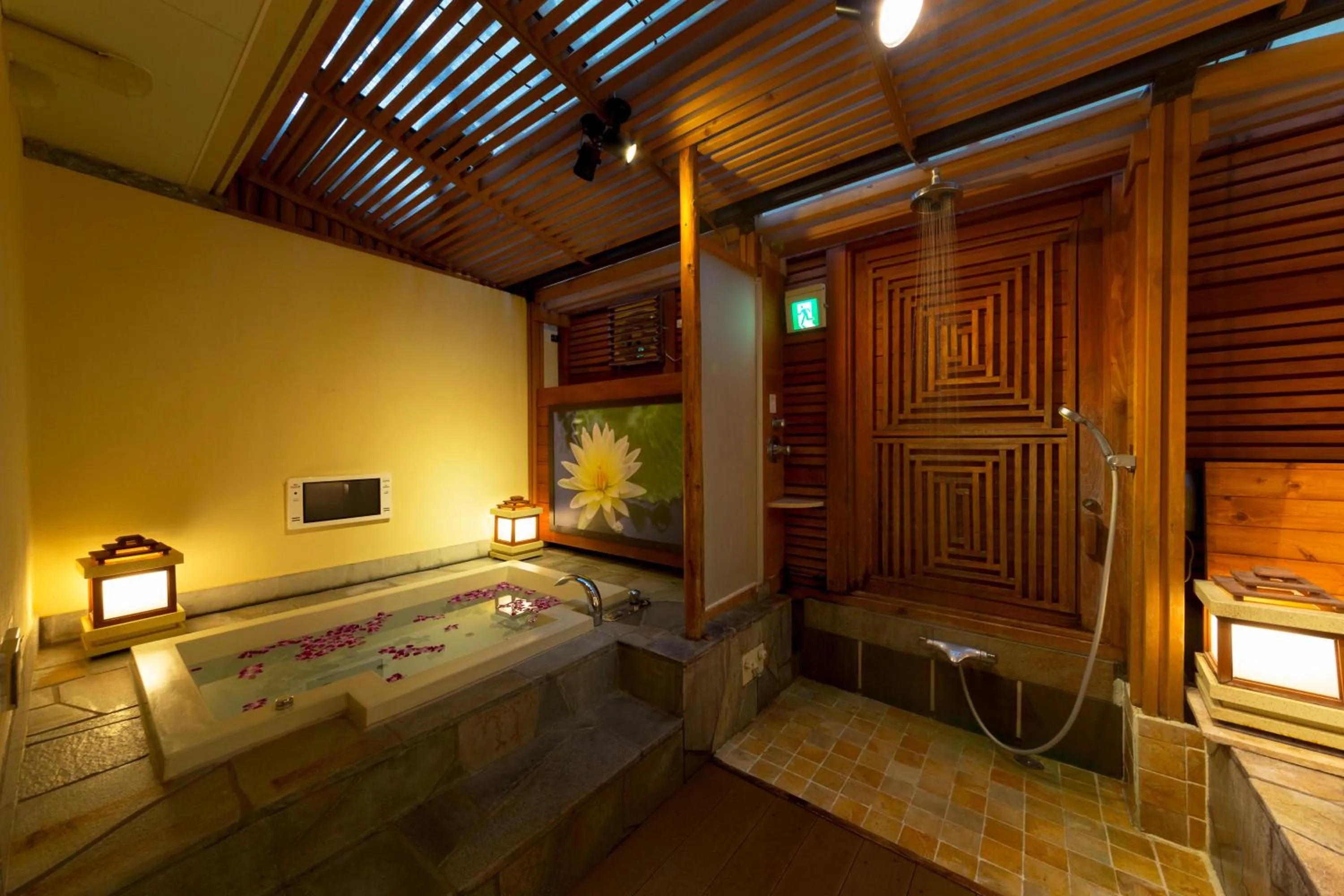 Open Air Bath, Bed in Hotel Lotus Nara (Adult Only)