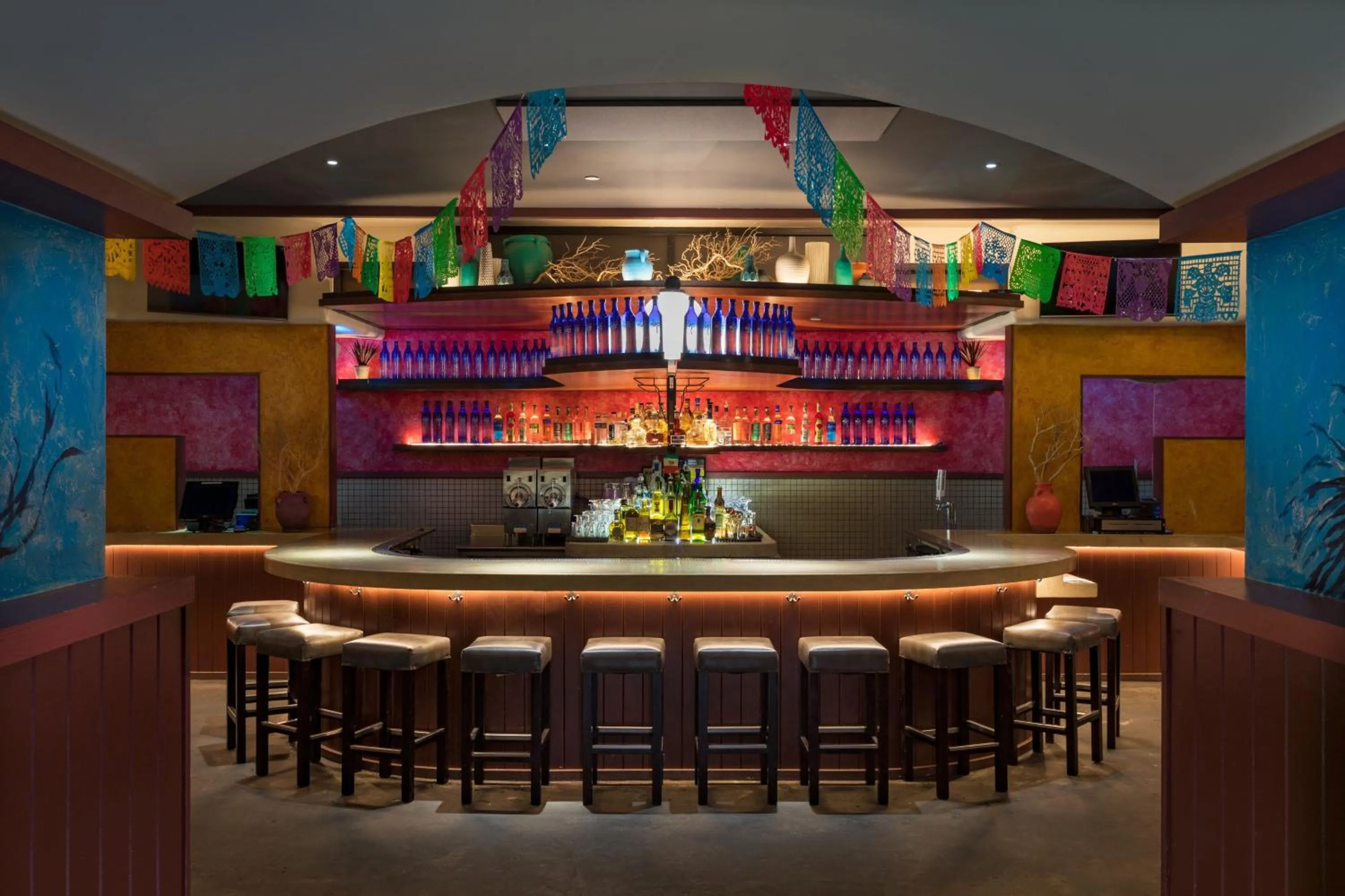 Restaurant/places to eat in W New York - Times Square