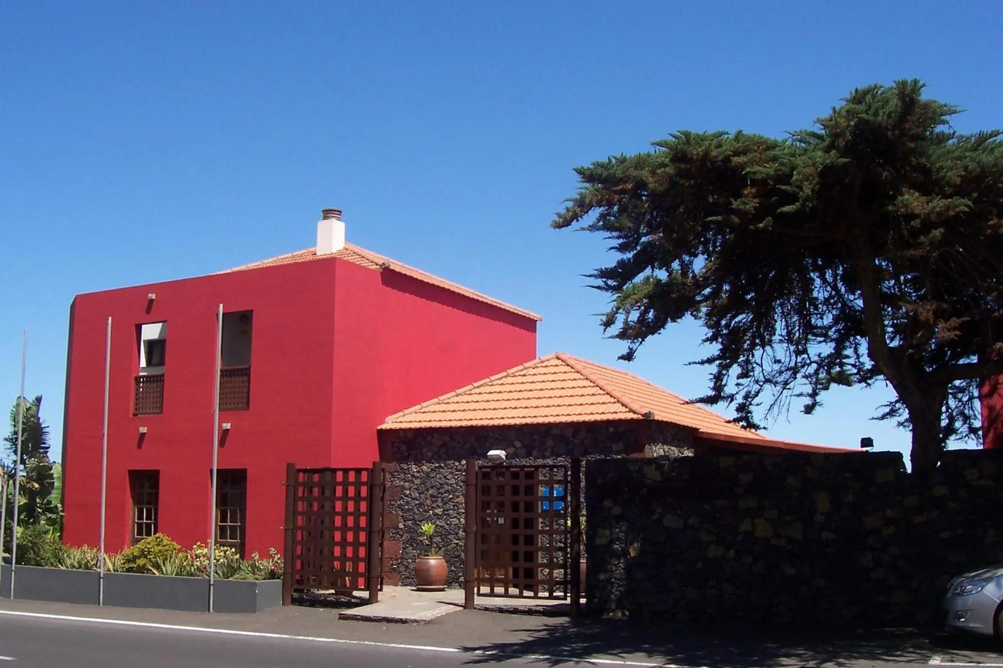 Property building in Hotel Villa El Mocanal