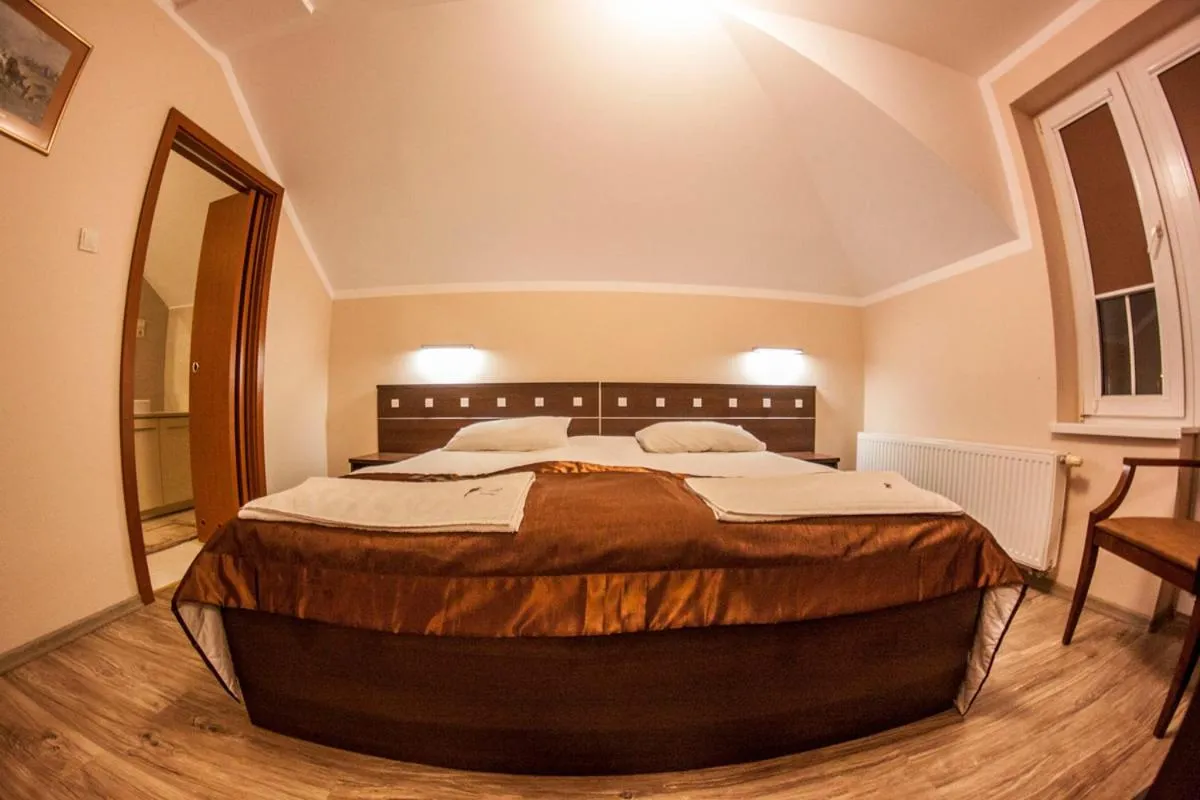 Junior Suite with Balcony in Pensjonat i Klub Jeździecki Michelin