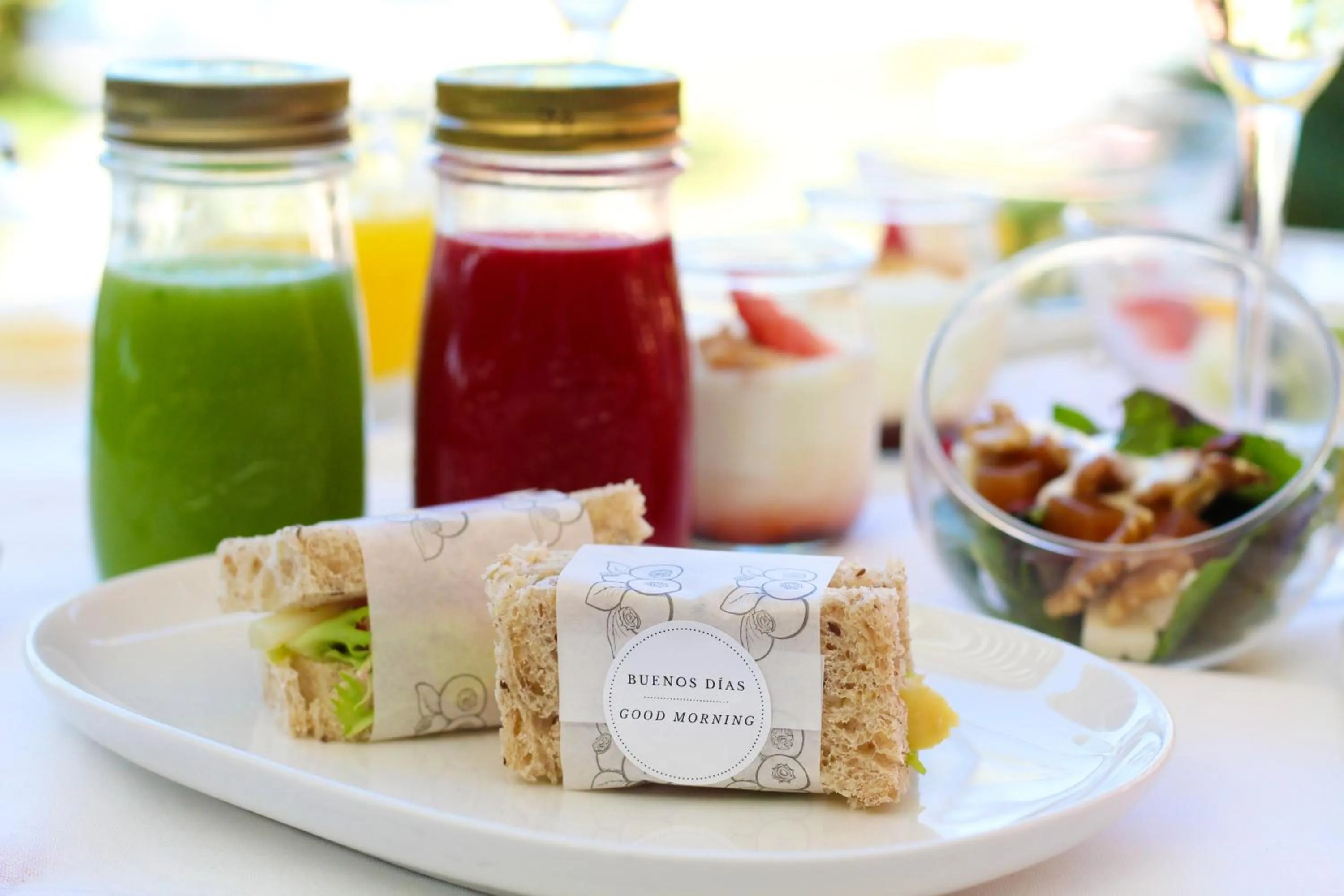 Restaurant/places to eat in Sir Anthony