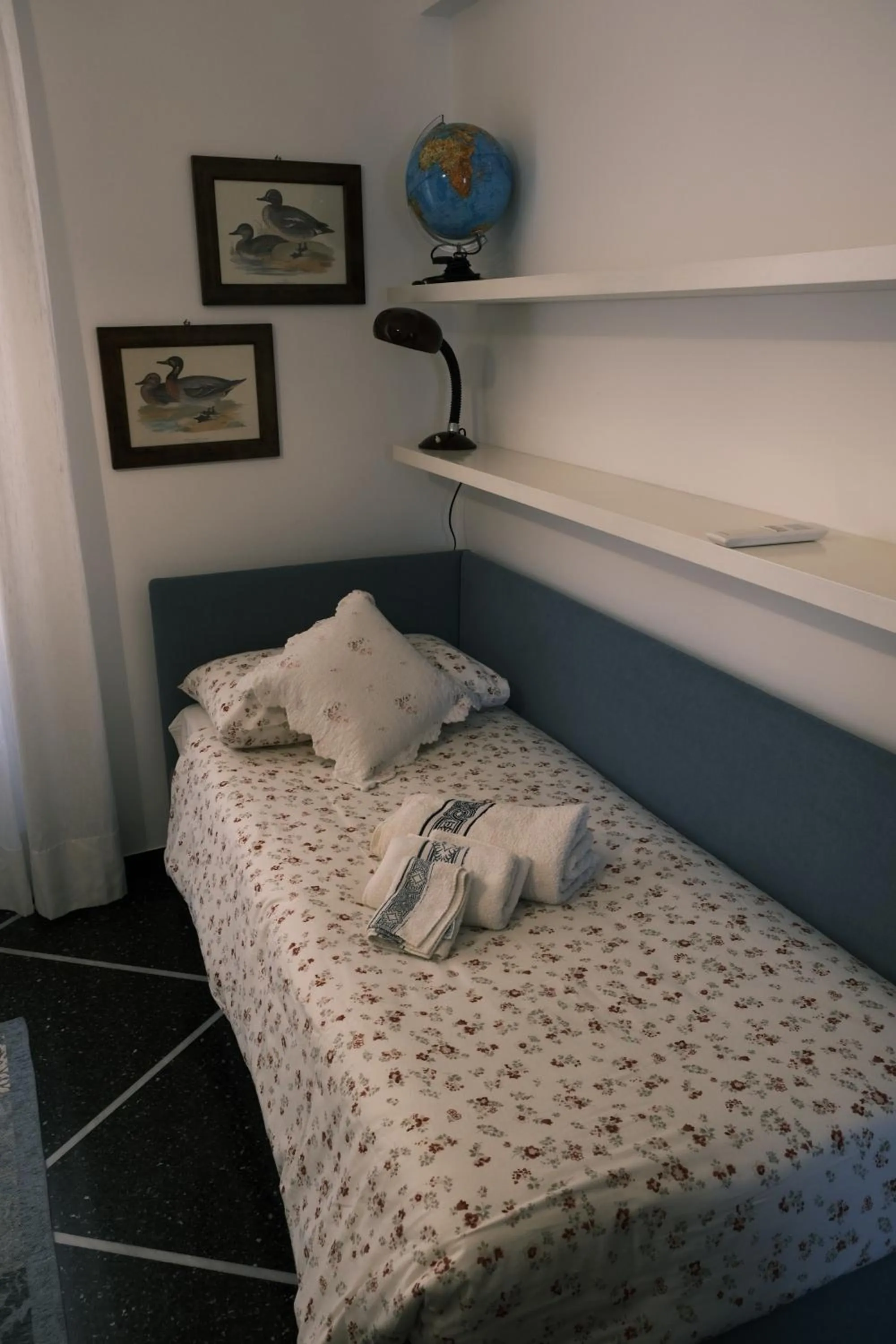 Bed in Turchino Apartment & Terrazza della Luisa by PortofinoVacanze