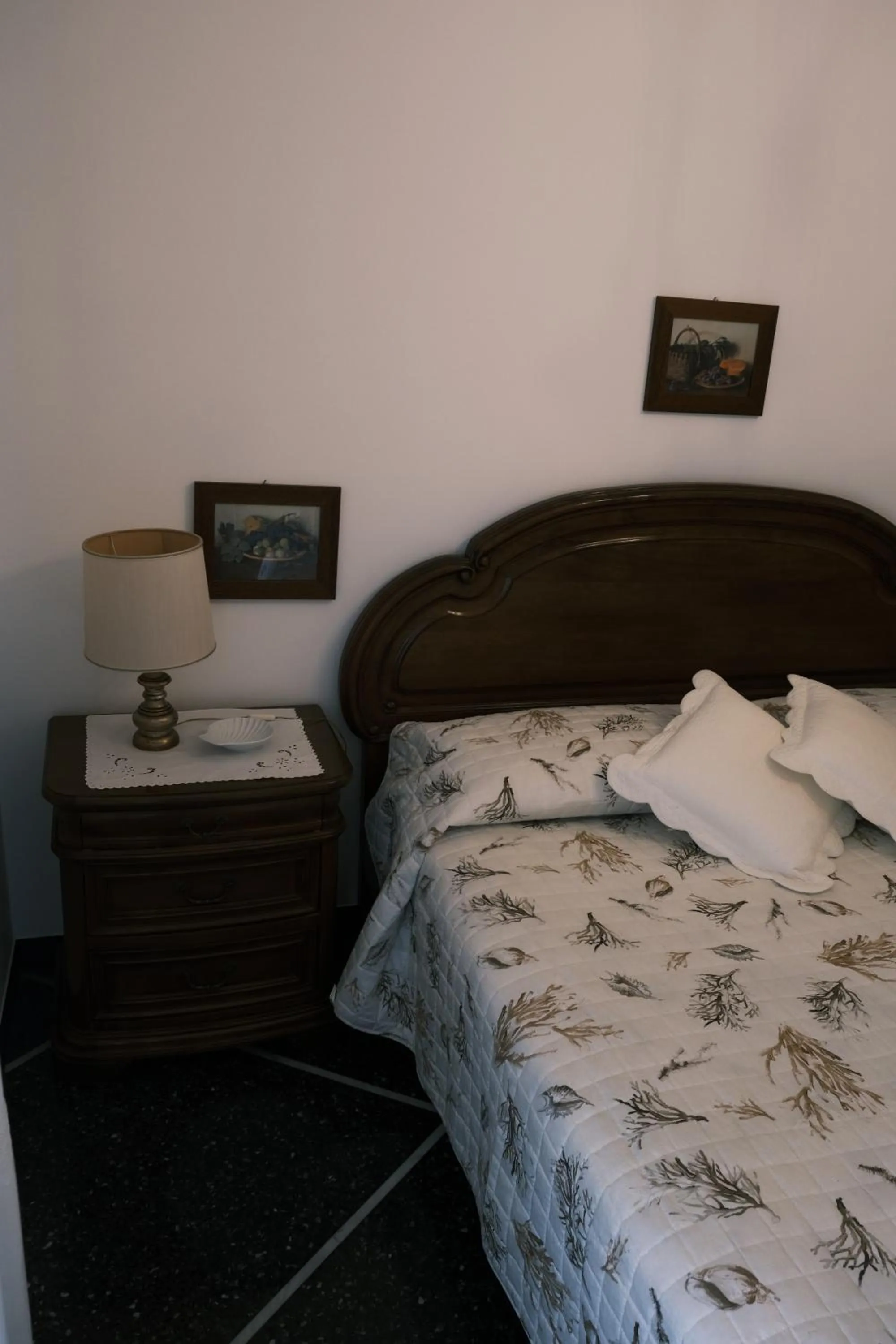 Bed in Turchino Apartment & Terrazza della Luisa by PortofinoVacanze