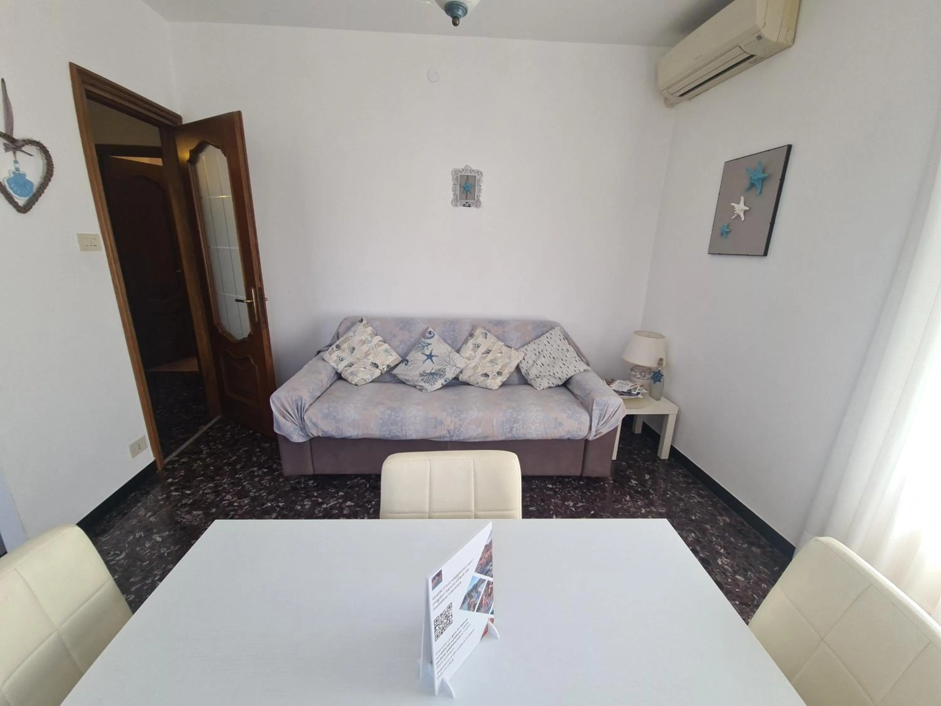 TV and multimedia, Bed in Turchino Apartment & Terrazza della Luisa by PortofinoVacanze