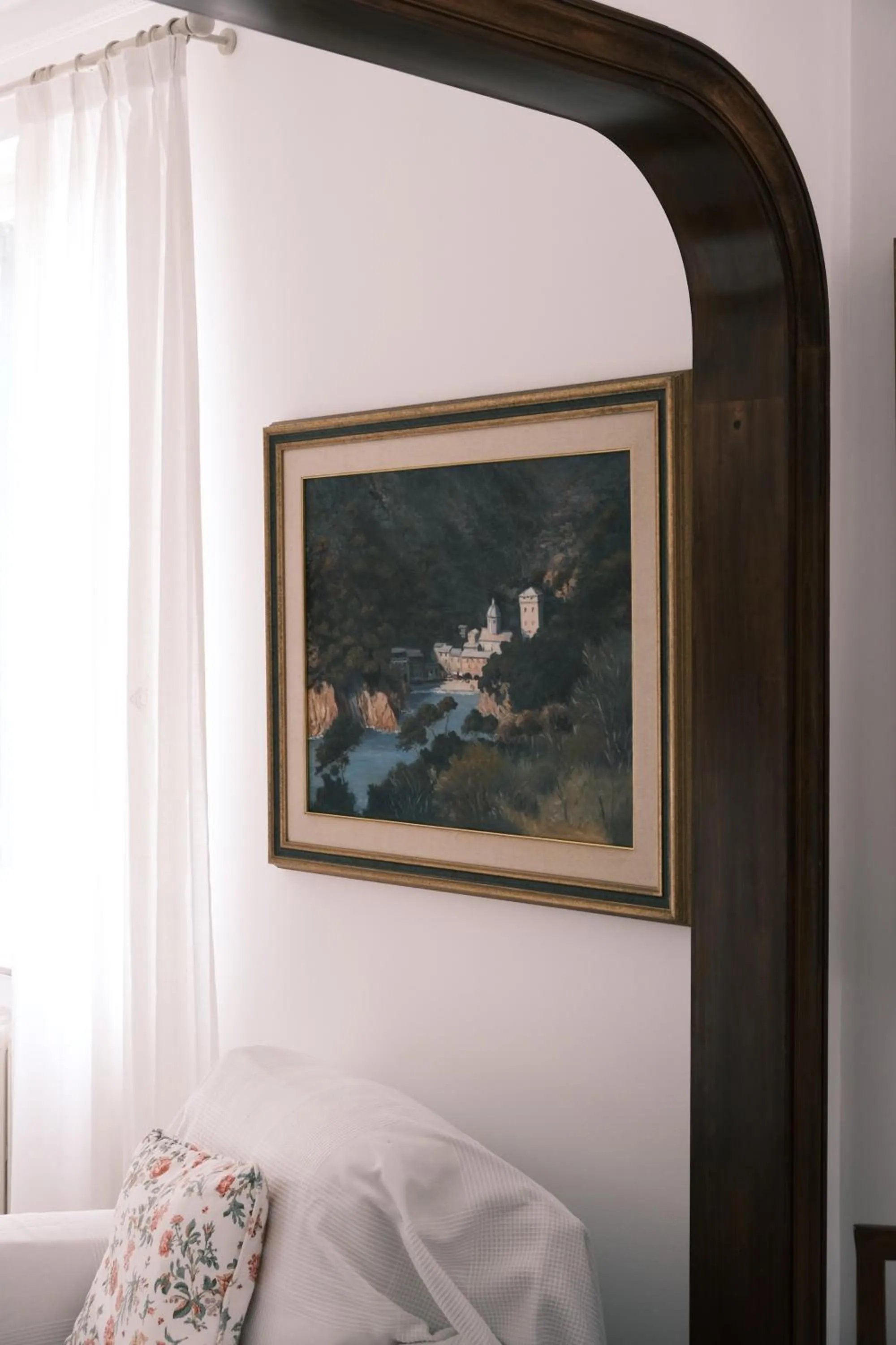 Decorative detail, Bed in Turchino Apartment & Terrazza della Luisa by PortofinoVacanze