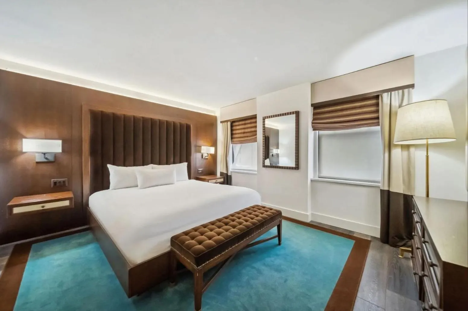 Bedroom, Bed in Lexington Plaza Hotel