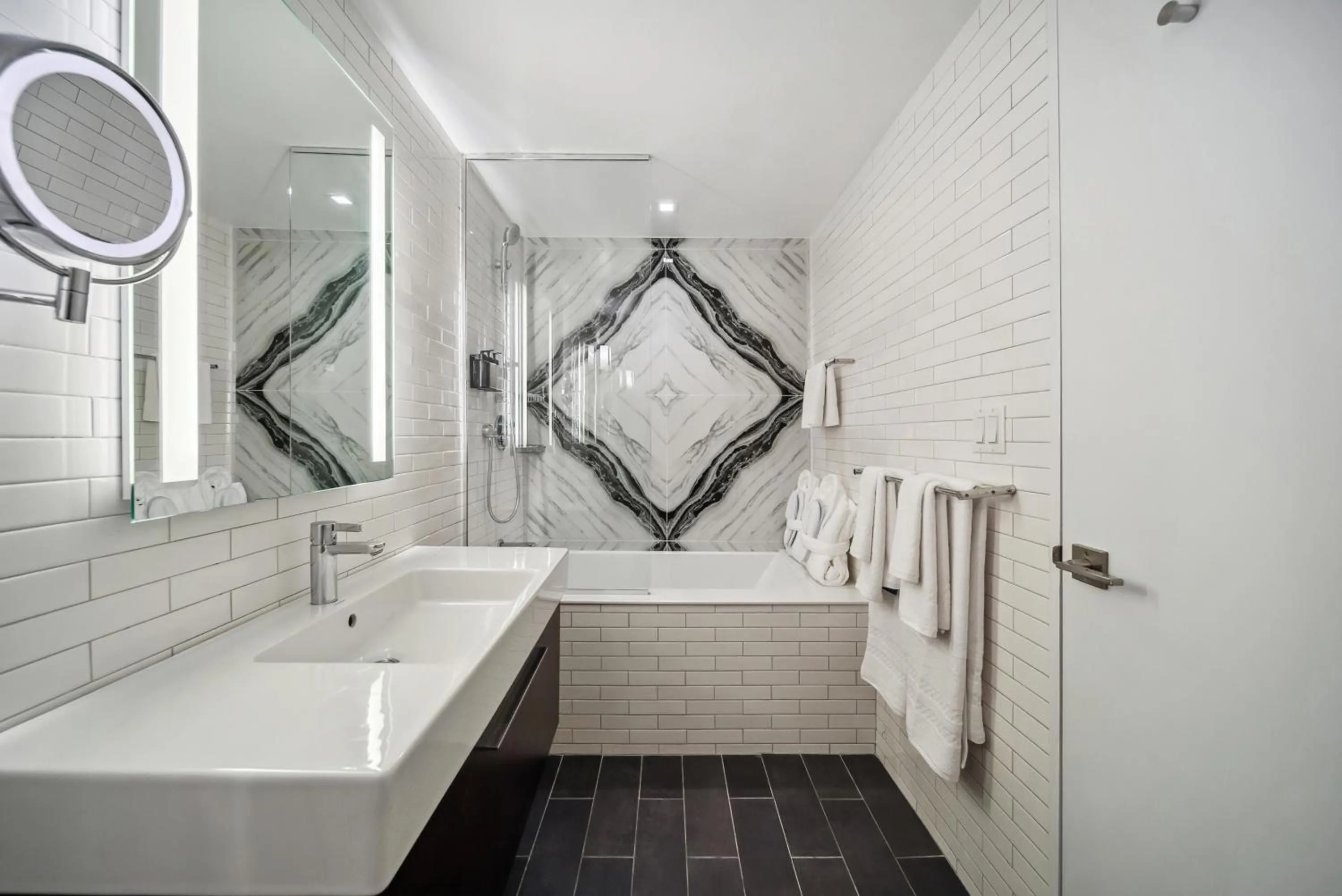 Bath in Tuscany by LuxUrban