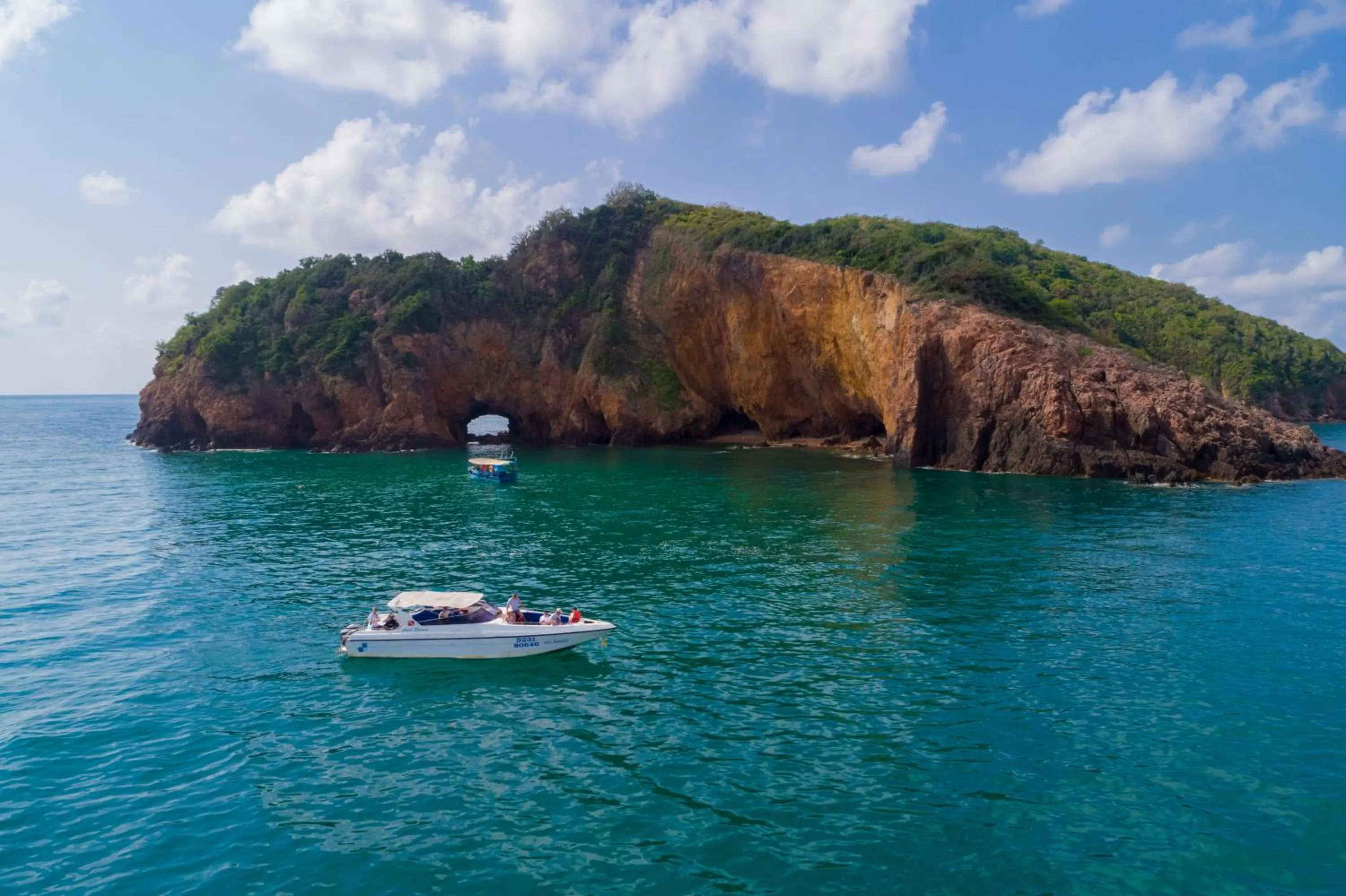 Snorkeling in Coral Hotel Bangsaphan