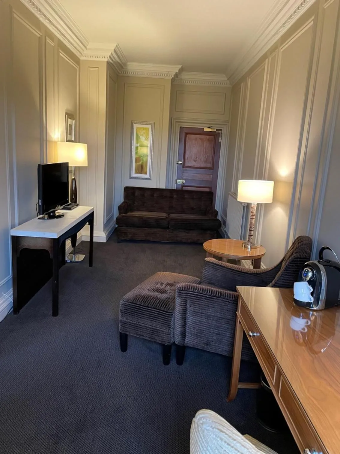 Seating area, Bed in Crathorne Hall