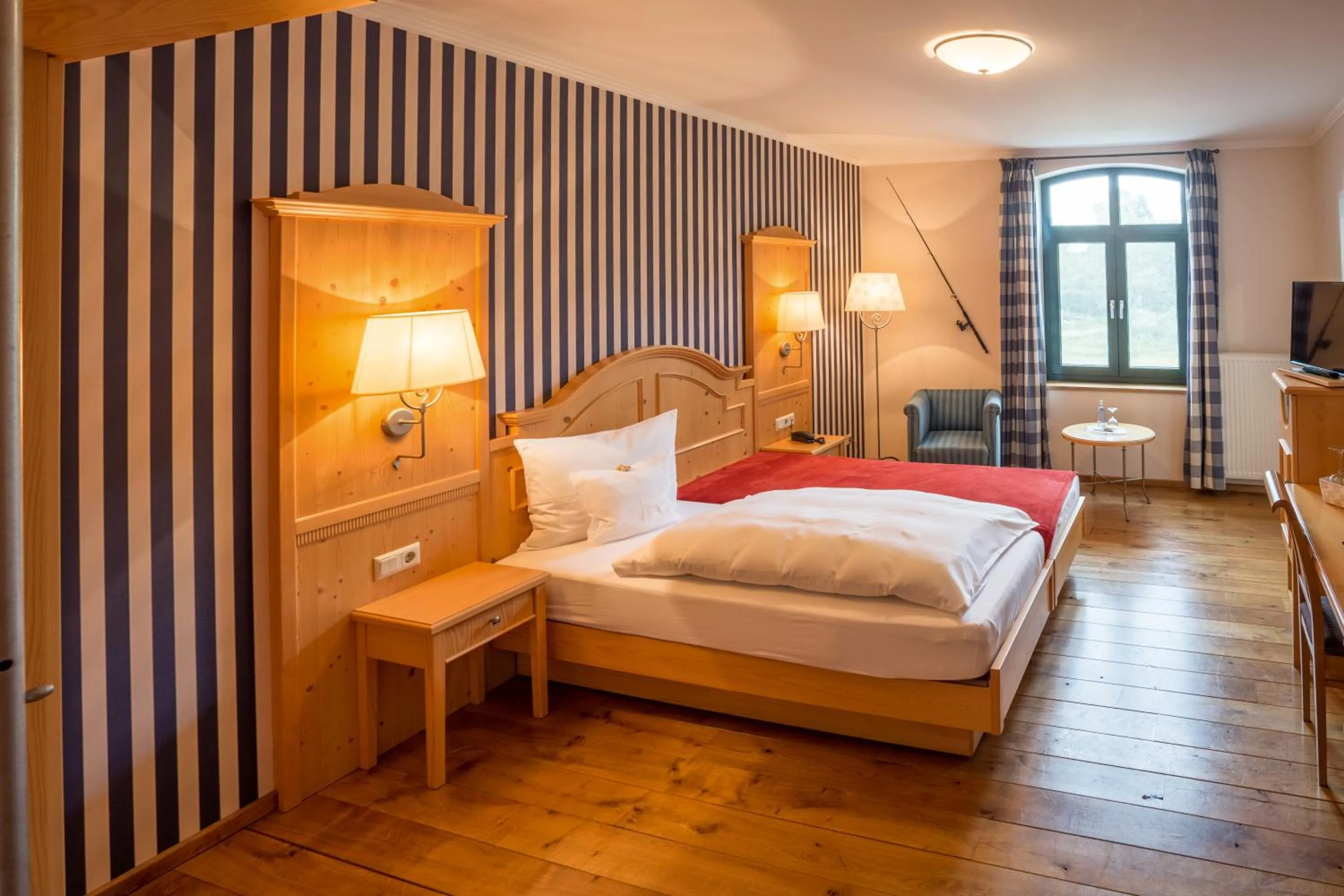 Photo of the whole room, Bed in Gasthaus Luthemuhle