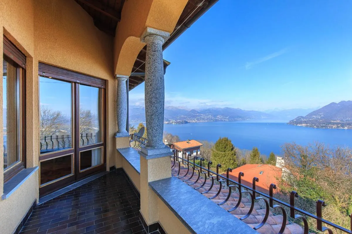 Balcony/Terrace in Villa Caterina by Impero House