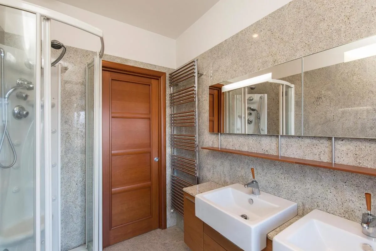 Bathroom in Villa Caterina by Impero House