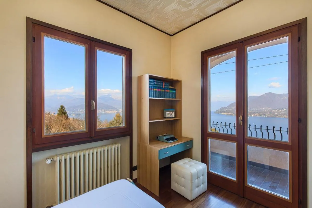 Mountain view, Bed in Villa Caterina by Impero House