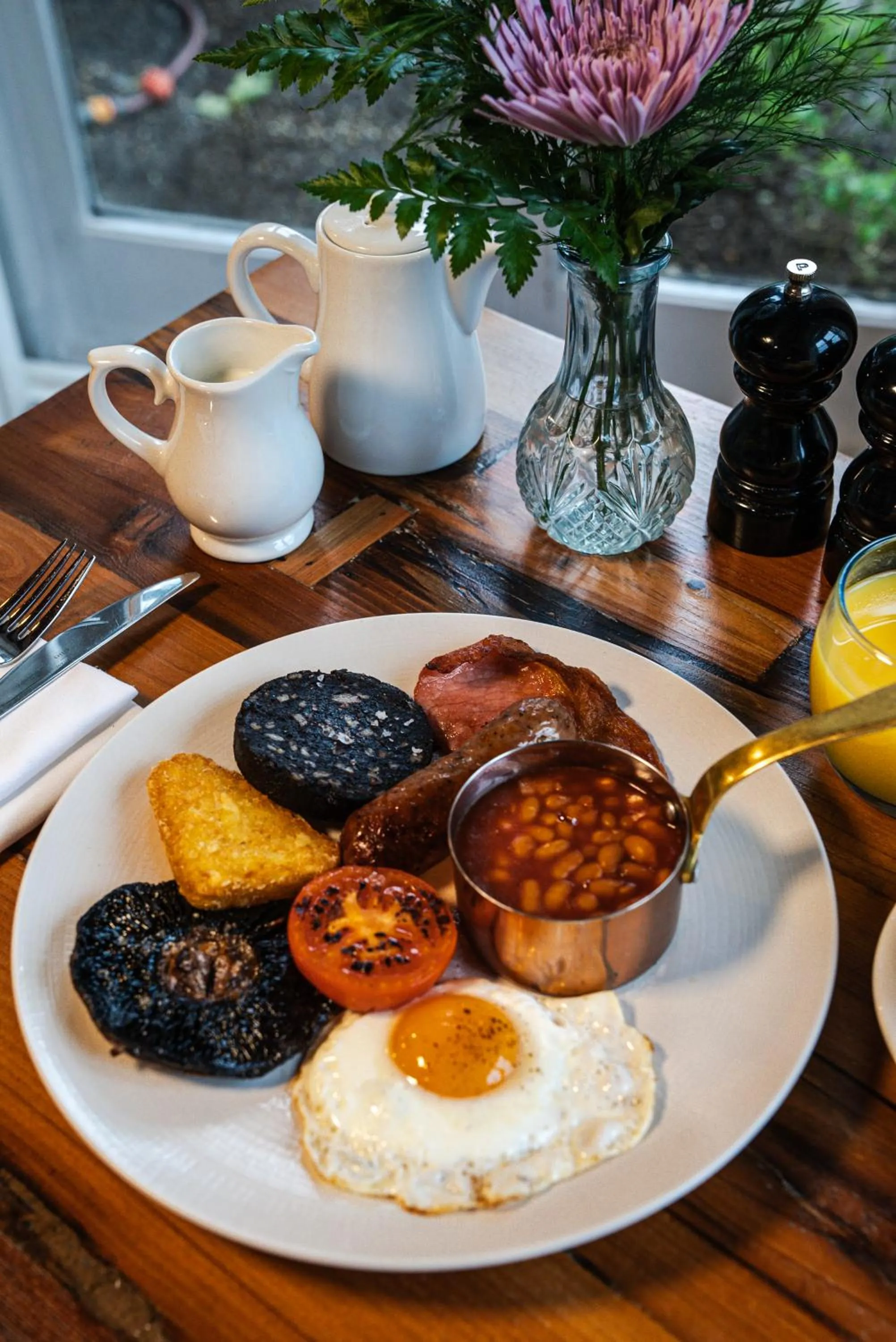 Breakfast in Balmer Lawn
