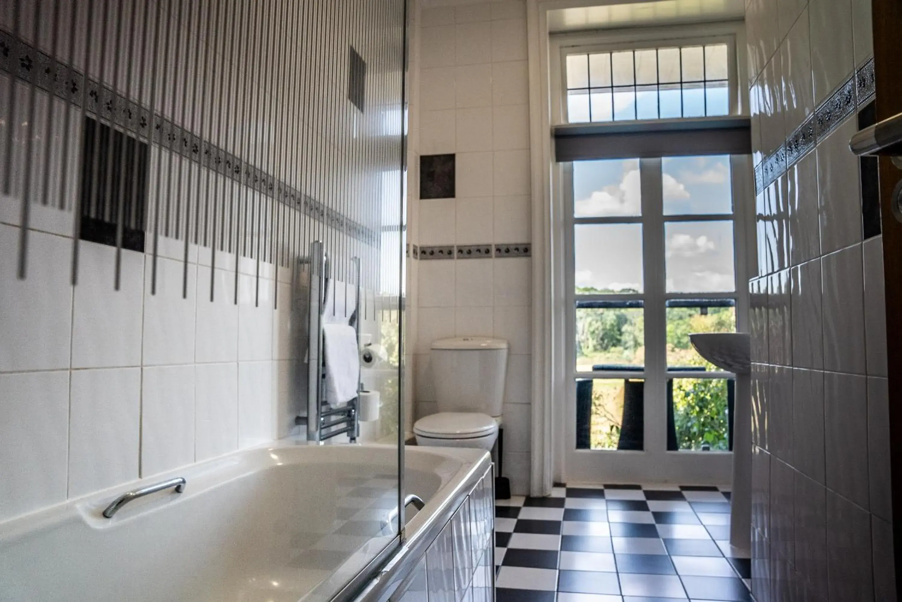 King Room with Balcony in Balmer Lawn King Room with Balcony in Balmer Lawn