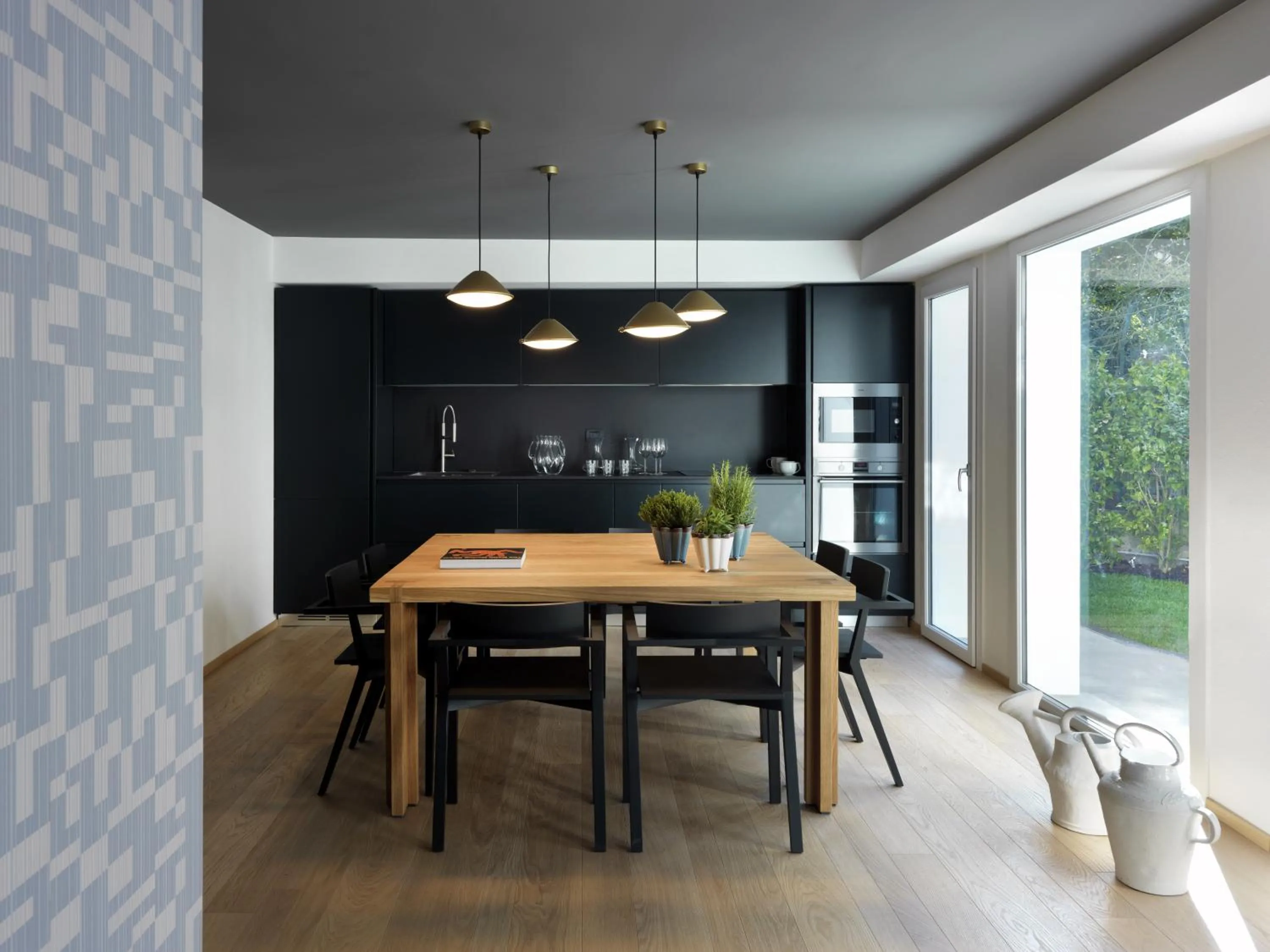 Communal lounge/ TV room in Conti Guest House