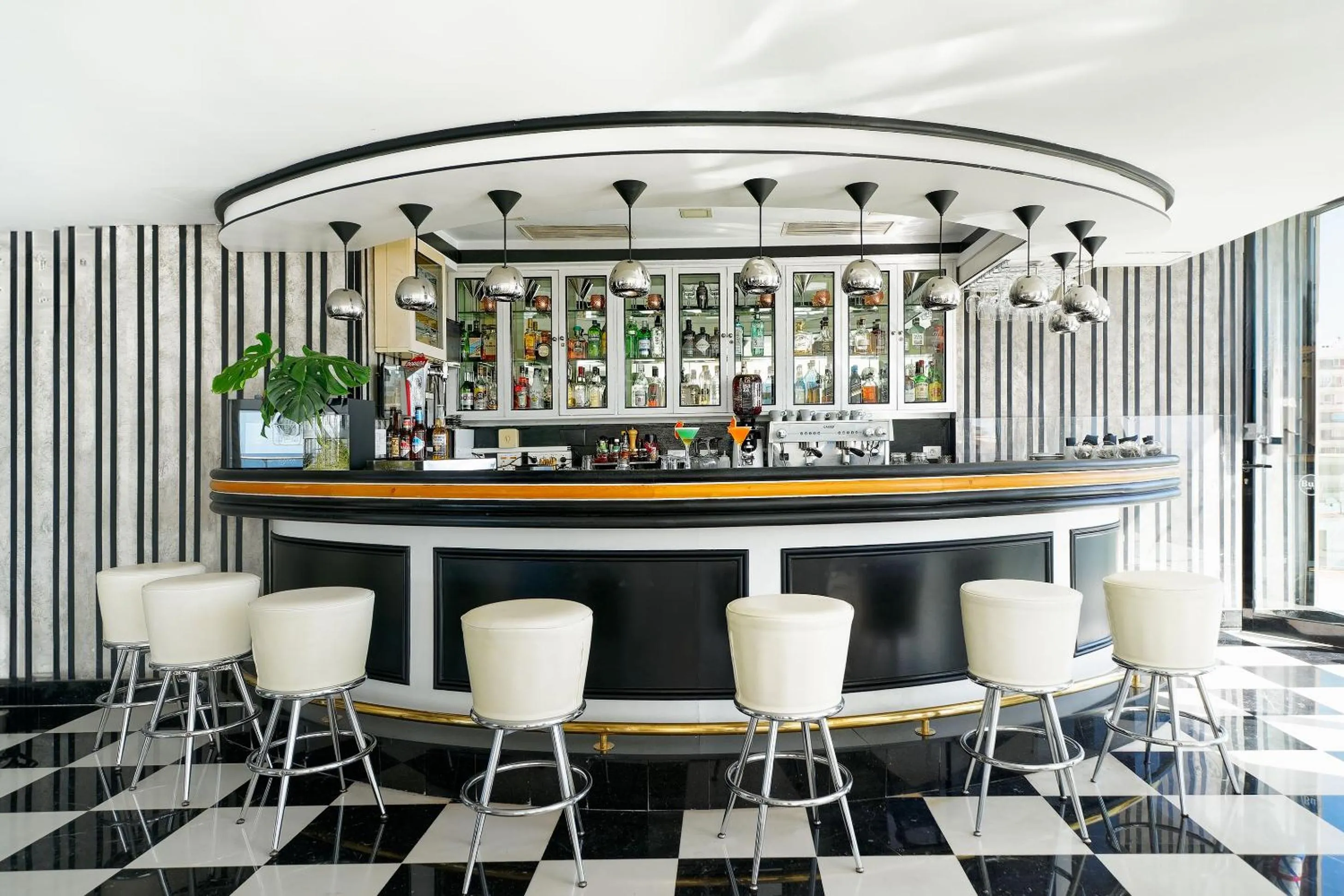 Lounge or bar in Bull Reina Isabel & SPA