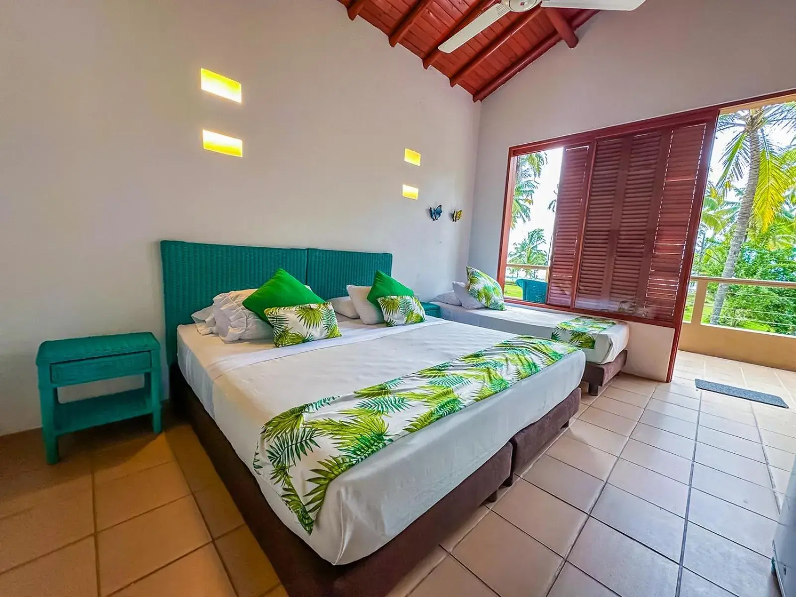 Deluxe Triple Room with Sea View in Hotel Chiniu Deluxe Triple Room with Sea View in Hotel Chiniu