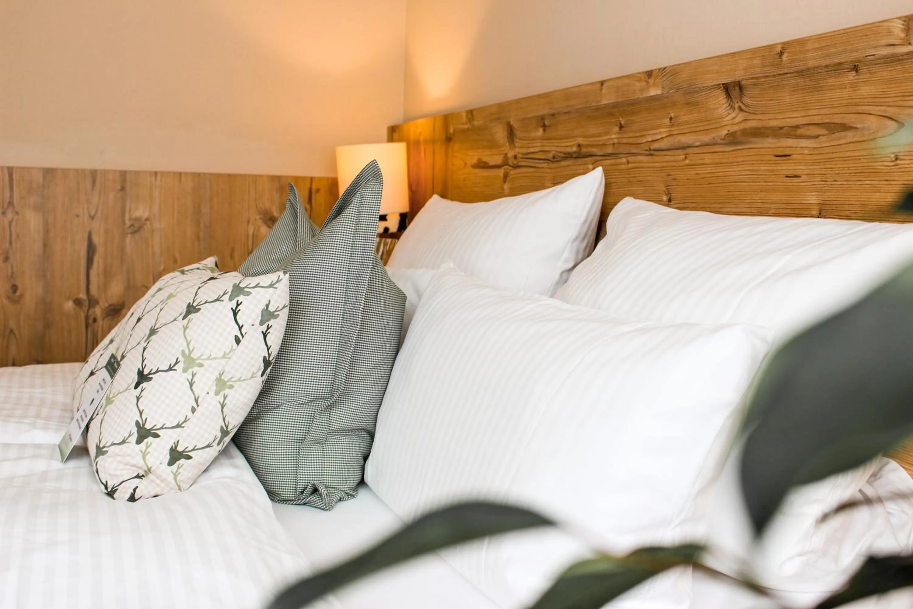 Bed in Hotel & Restaurant Zum Reussenstein