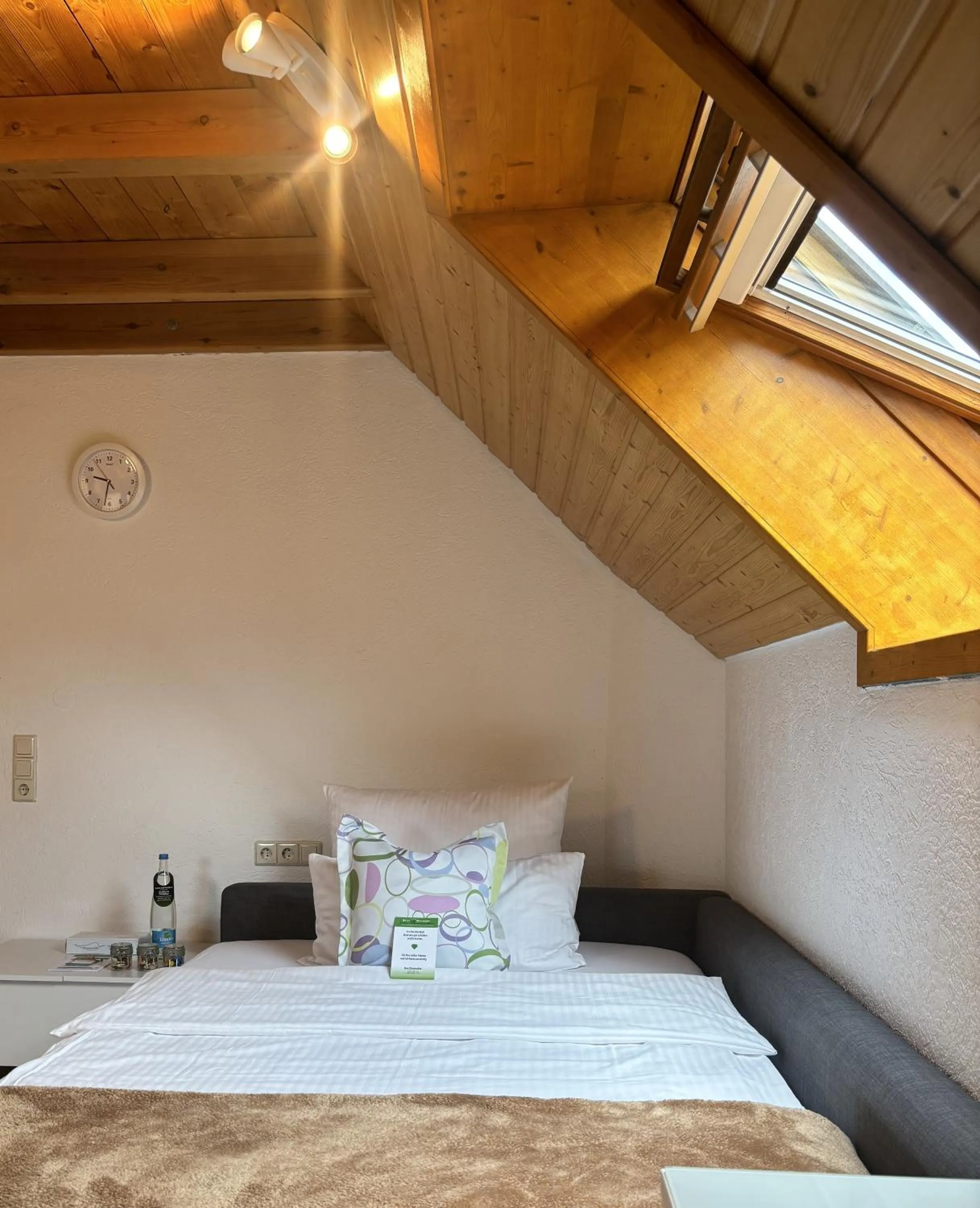 Bed in Hotel & Restaurant Zum Reussenstein