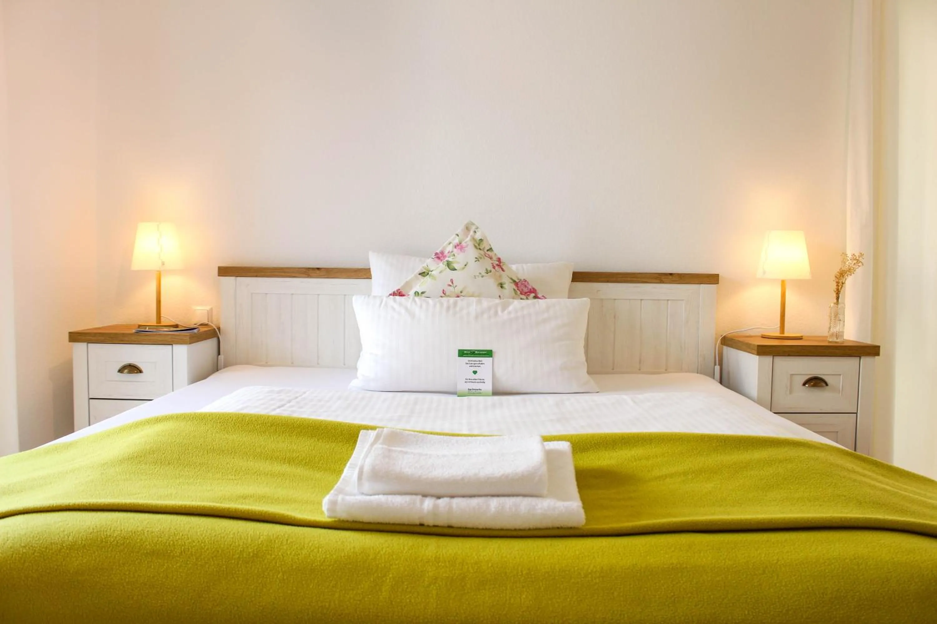 Bed in Hotel & Restaurant Zum Reussenstein