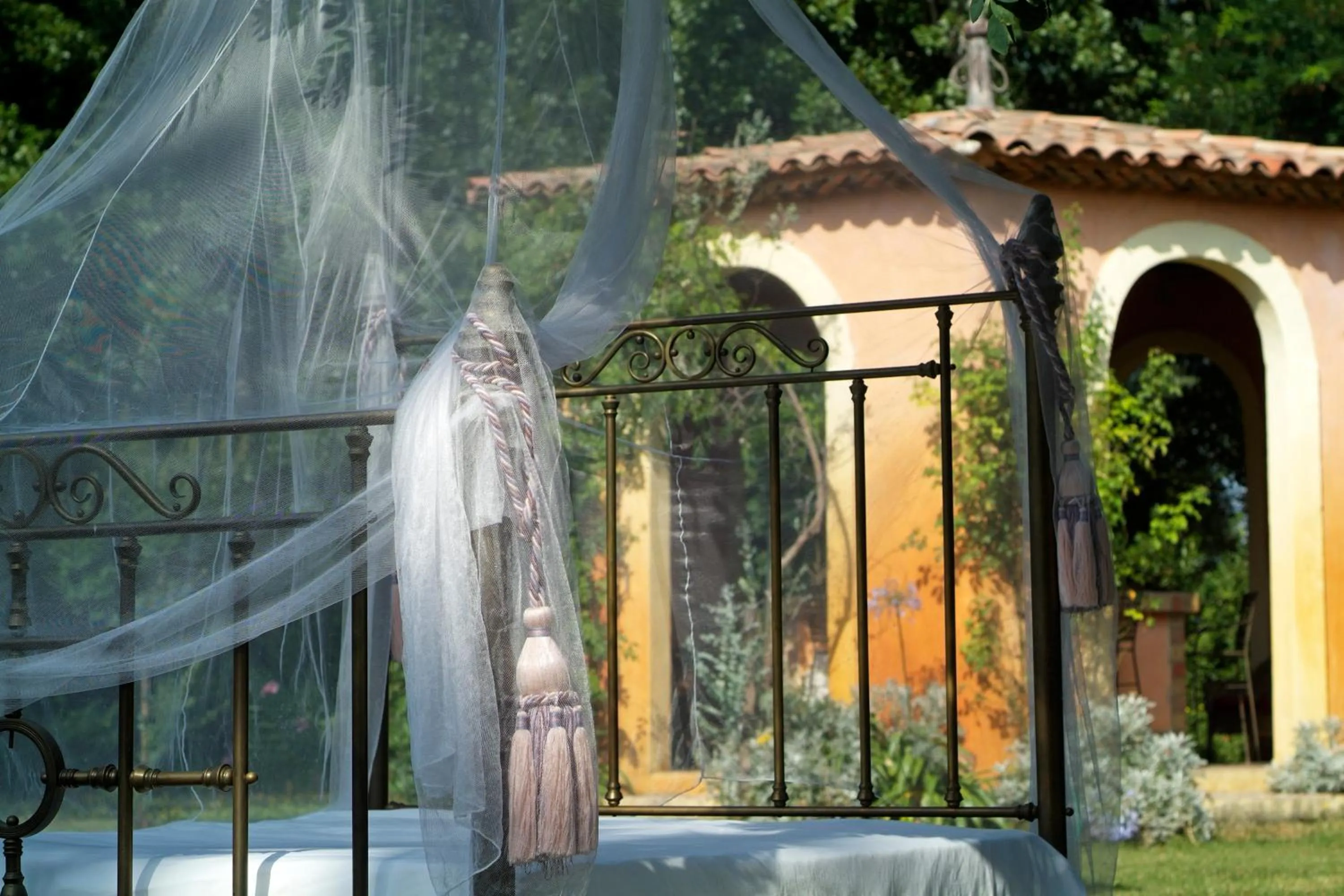 Area and facilities in Mas de la Chapelle