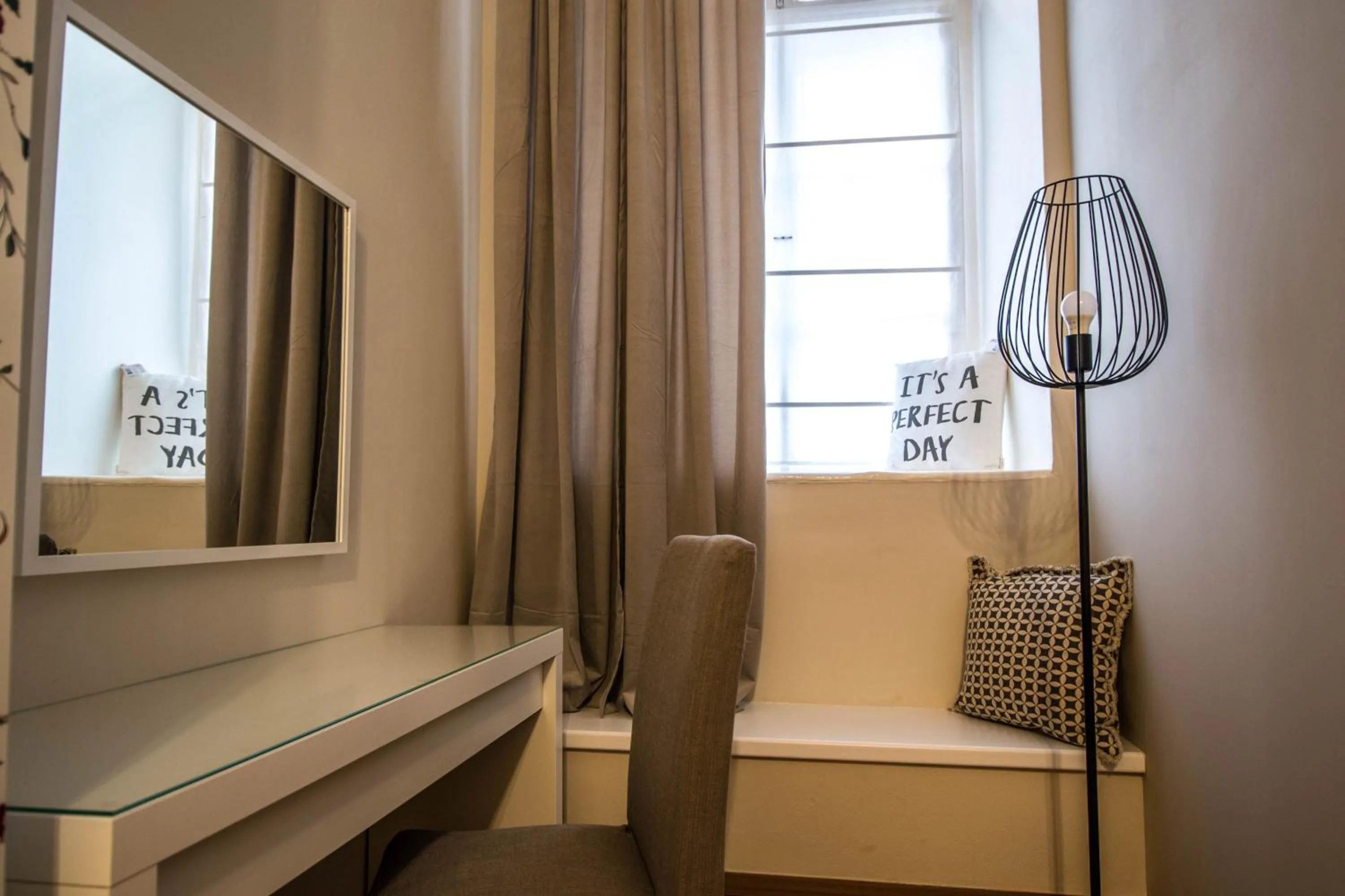 Bedroom in 4BDR Historical Spirit Apt by Ruterra