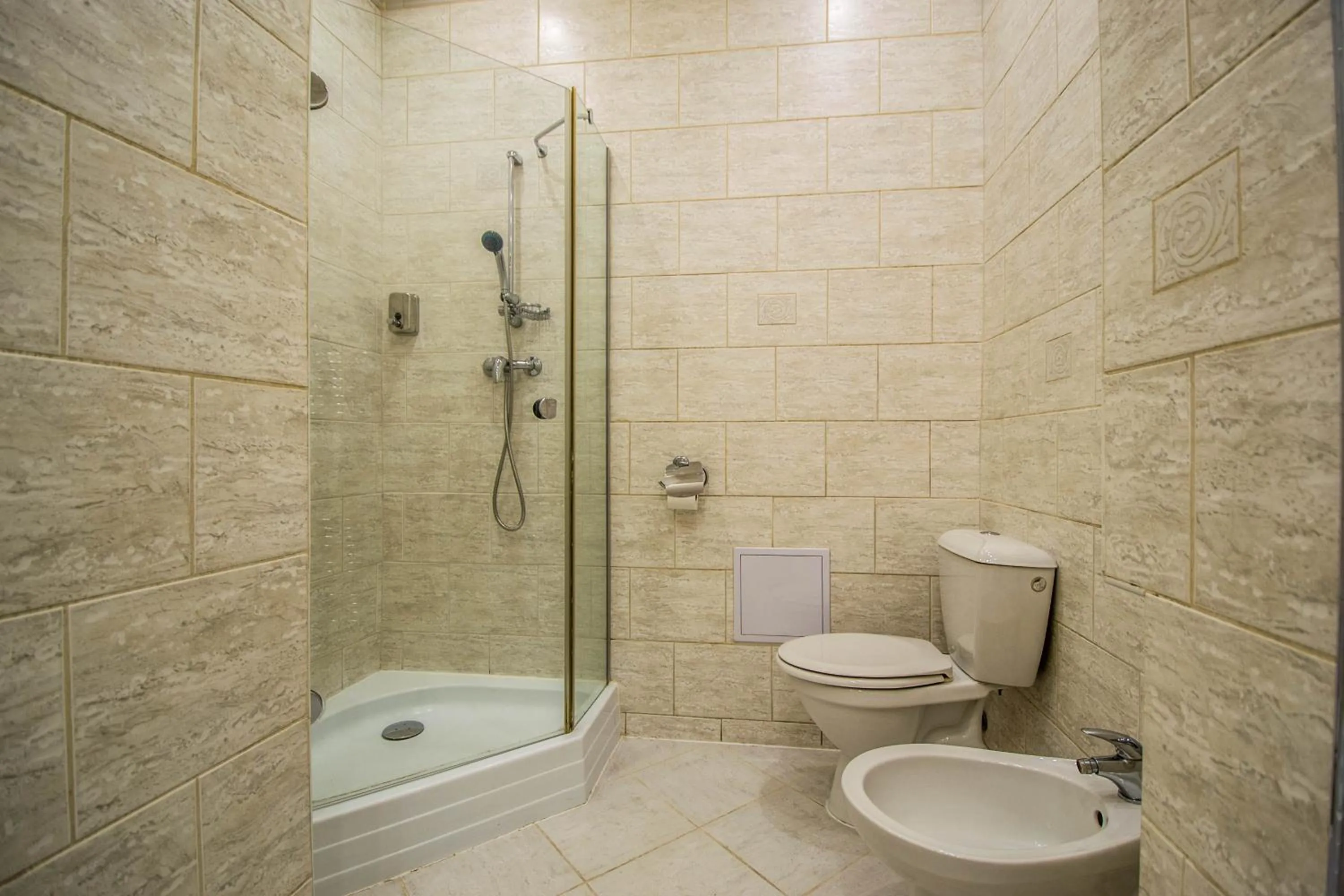 Bathroom in 4BDR Historical Spirit Apt by Ruterra