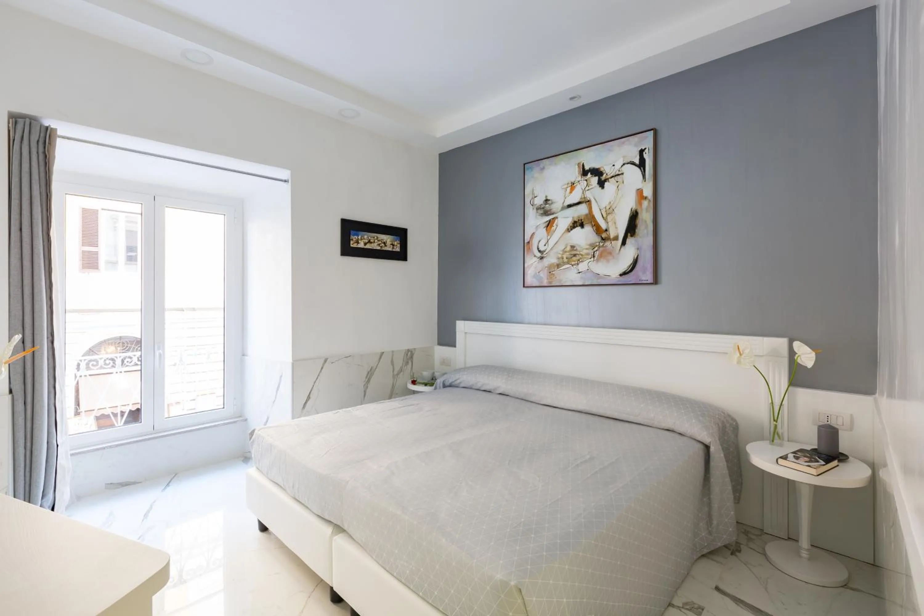 Photo of the whole room, Bed in Little Aurelius