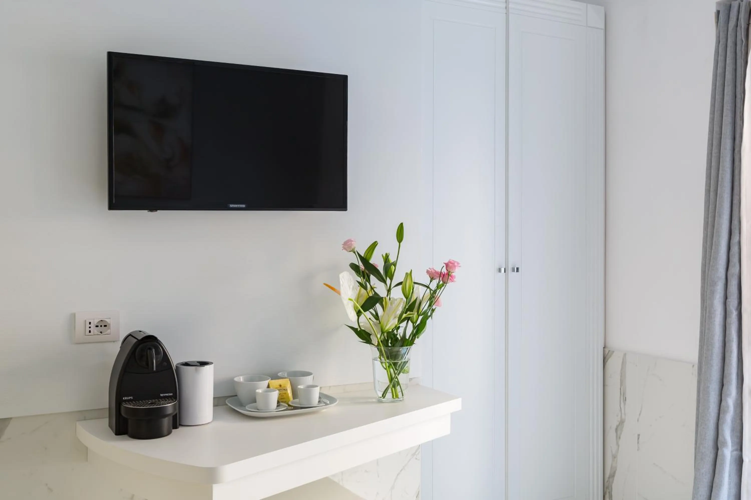 Coffee/tea facilities in Little Aurelius