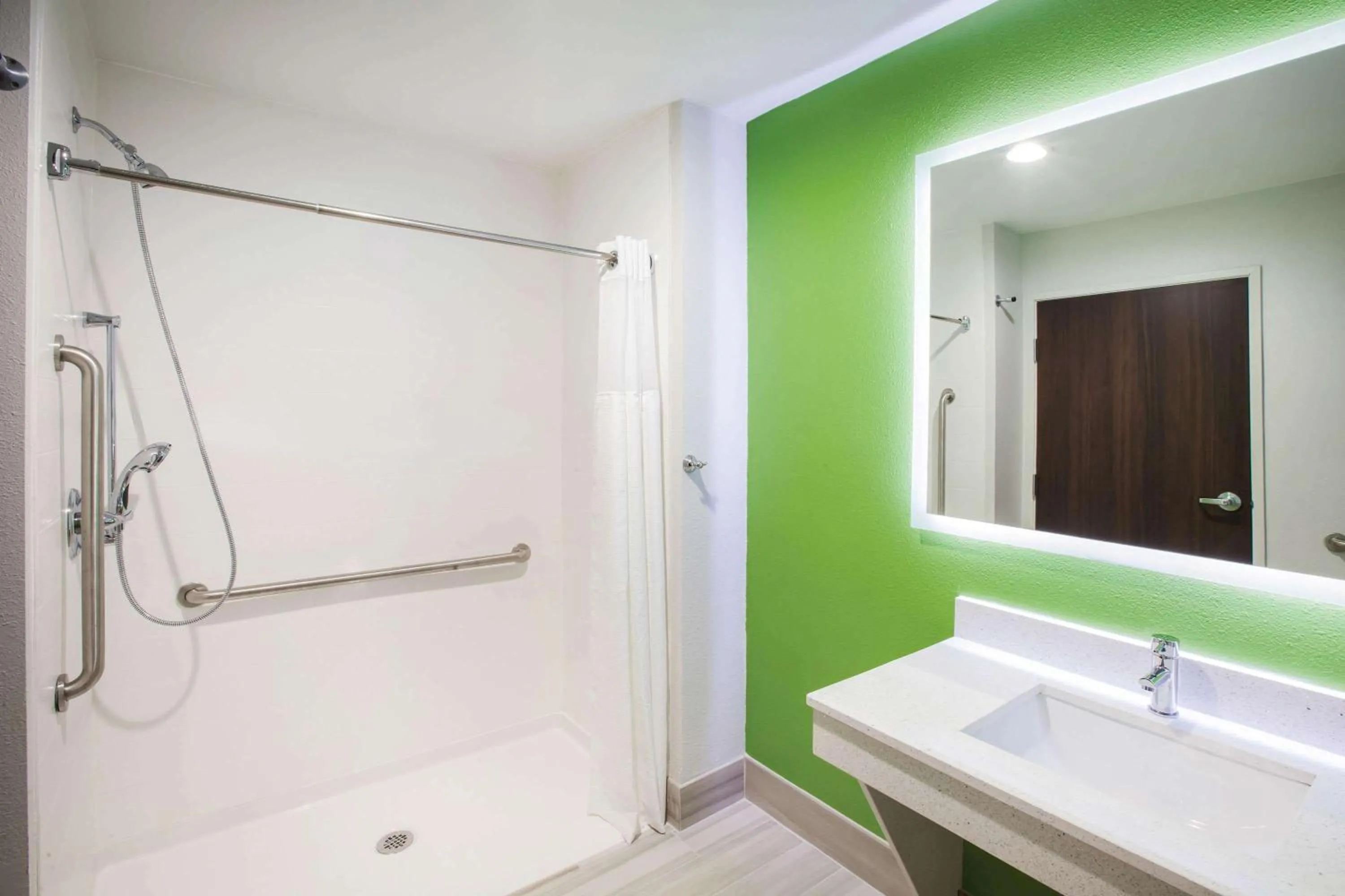 Shower in La Quinta by Wyndham Owasso