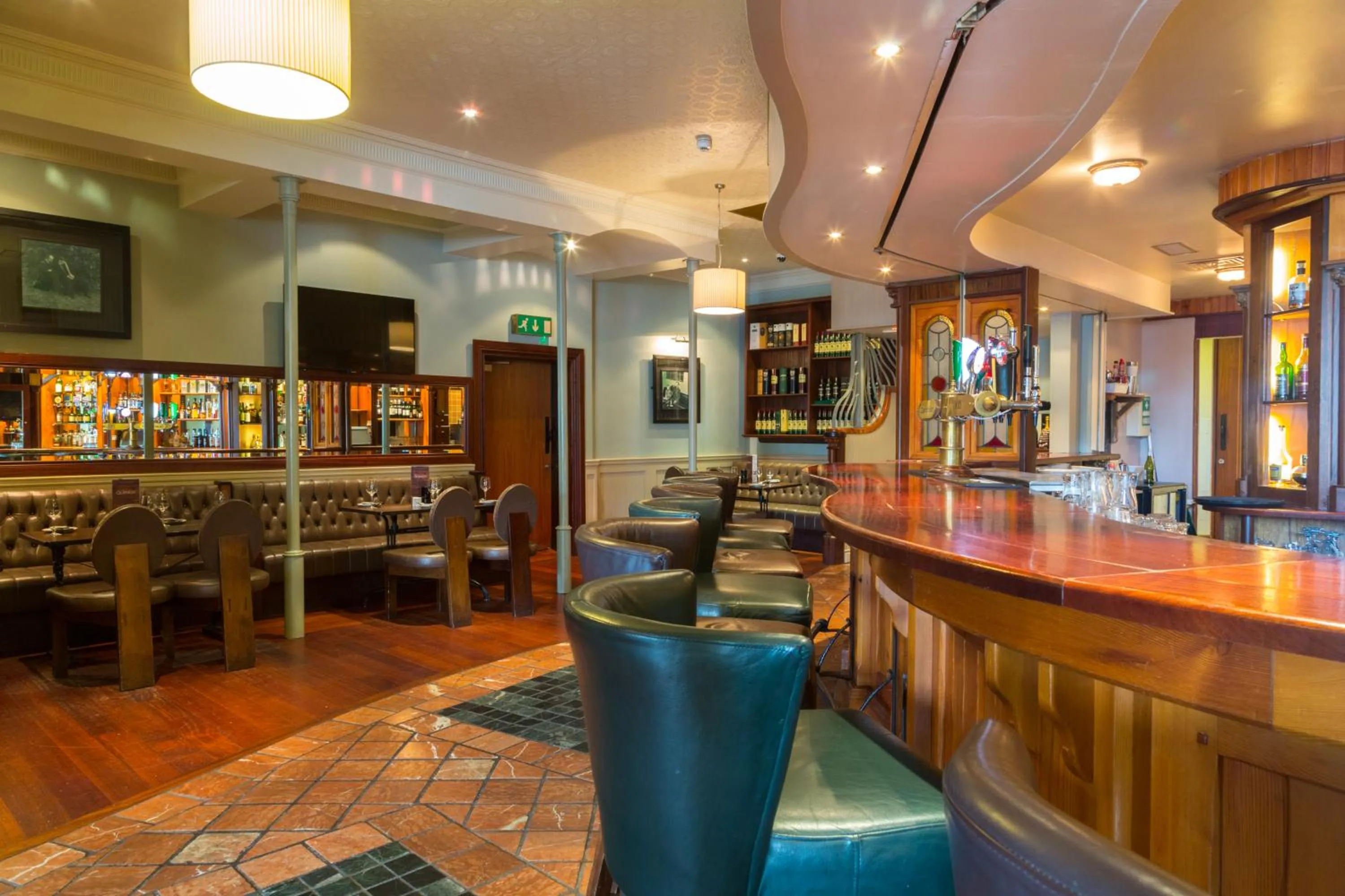 Lounge or bar in Radisson BLU Hotel and Spa, Limerick