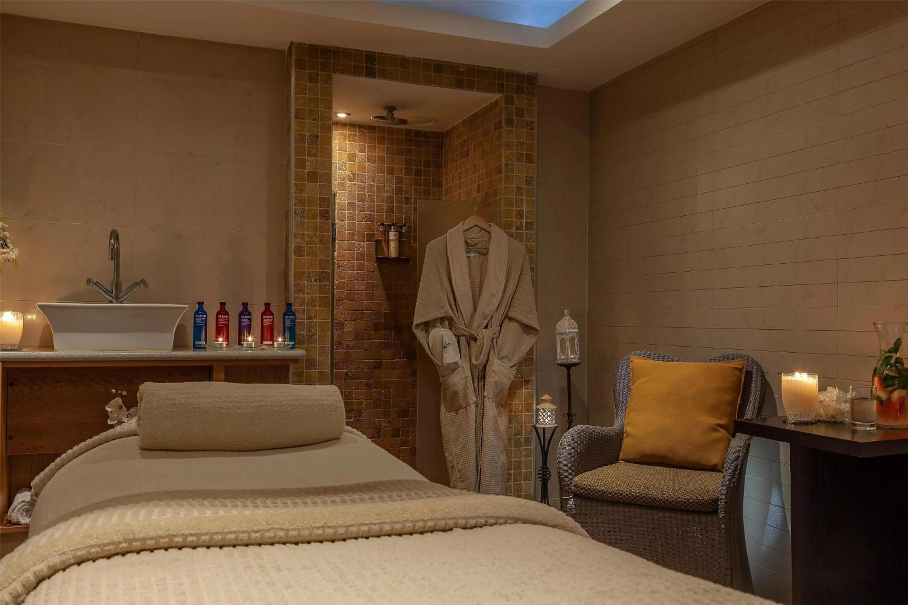 Spa and wellness centre/facilities, Bed in Radisson BLU Hotel and Spa, Limerick