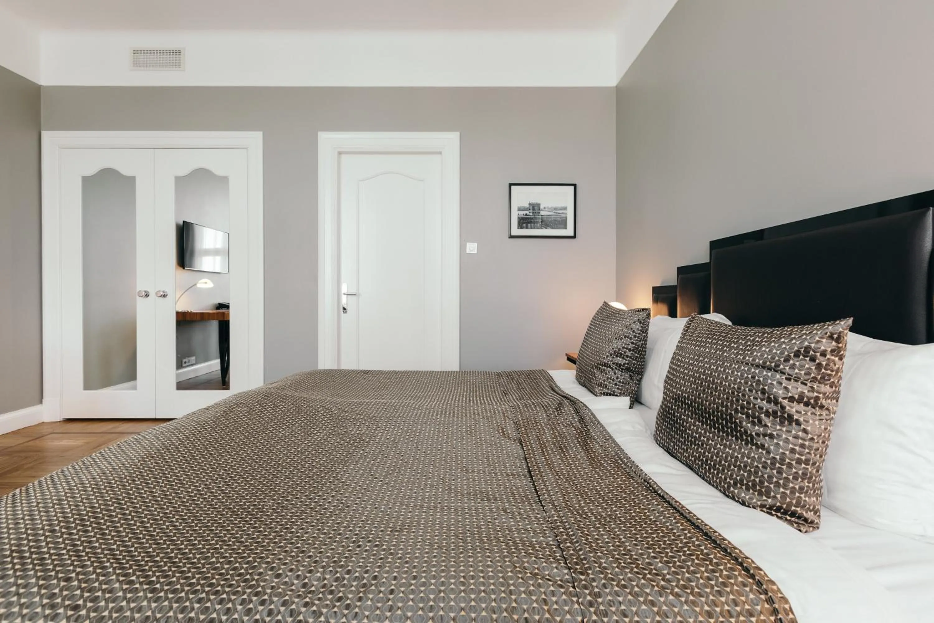 Bedroom, Bed in Hotel Borg by Keahotels