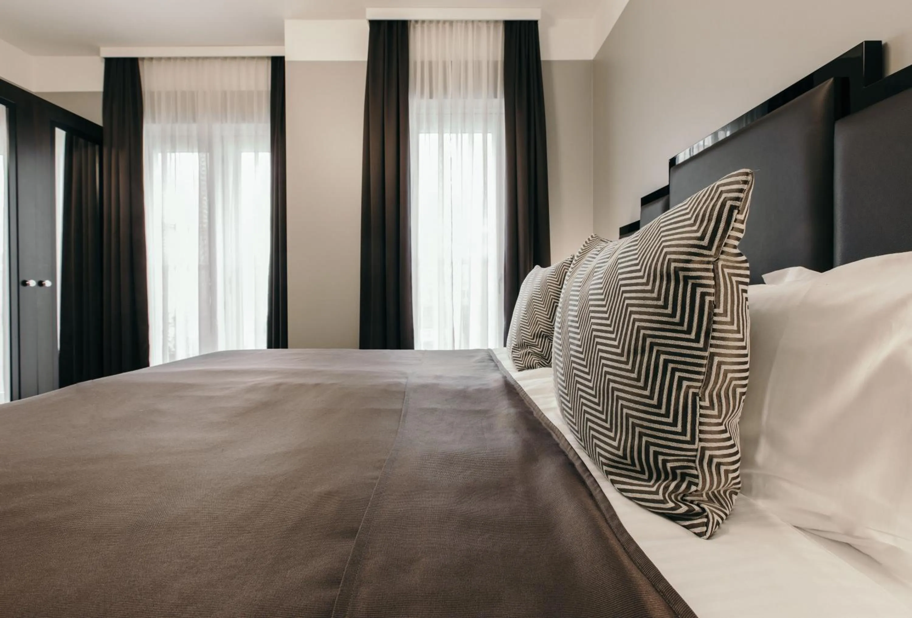 Bedroom, Bed in Hotel Borg by Keahotels