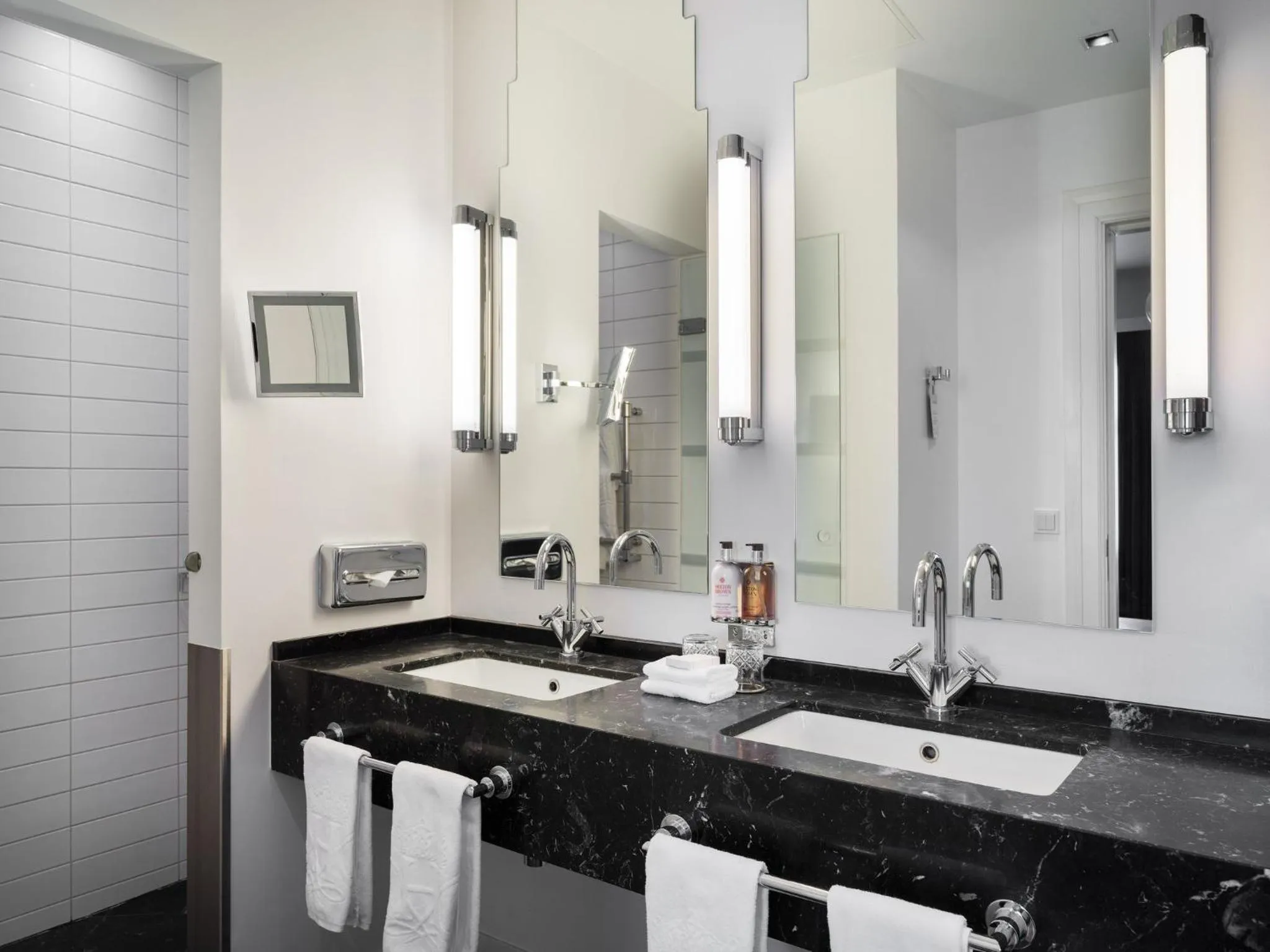 Bathroom in Hotel Borg by Keahotels