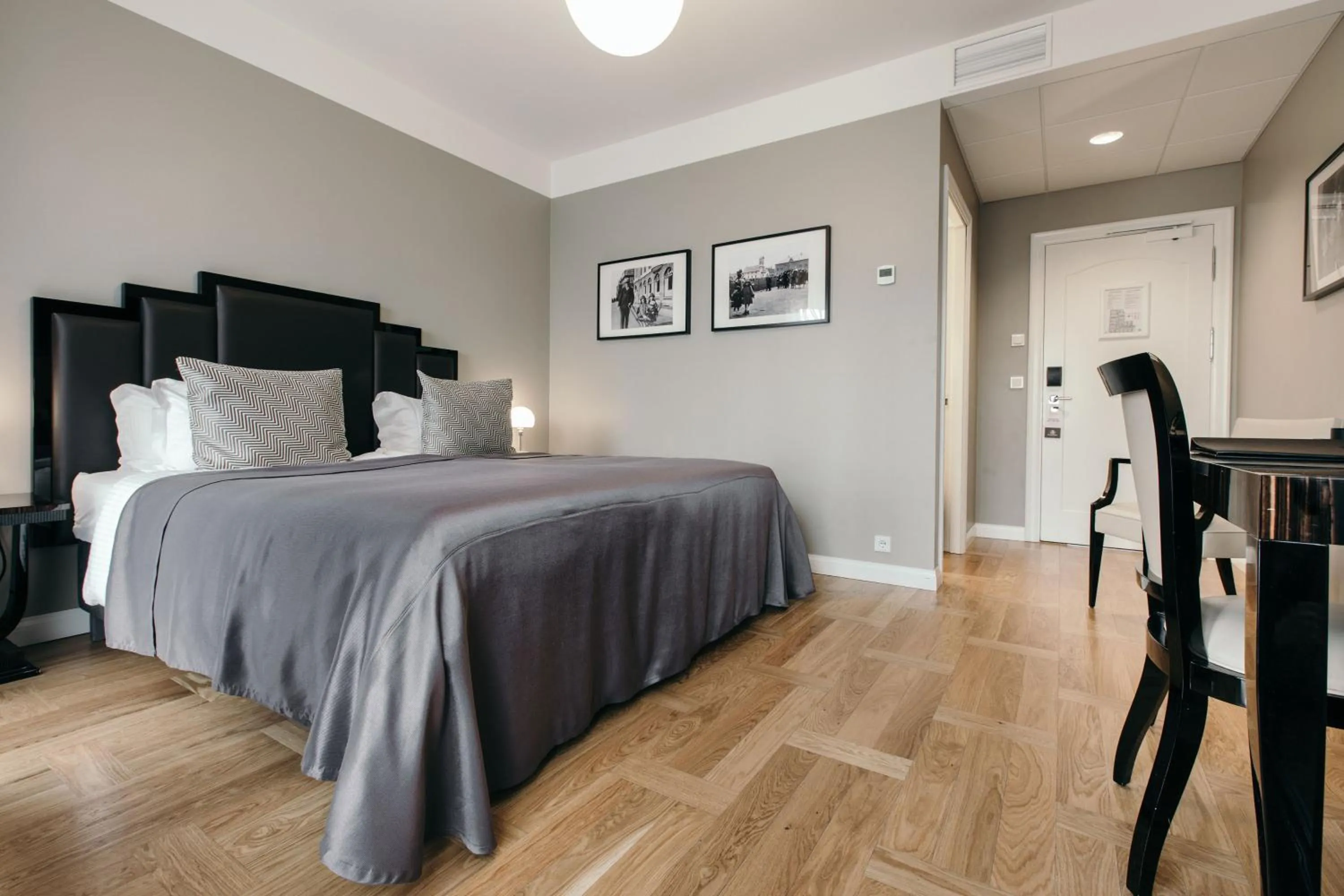 Bedroom, Bed in Hotel Borg by Keahotels