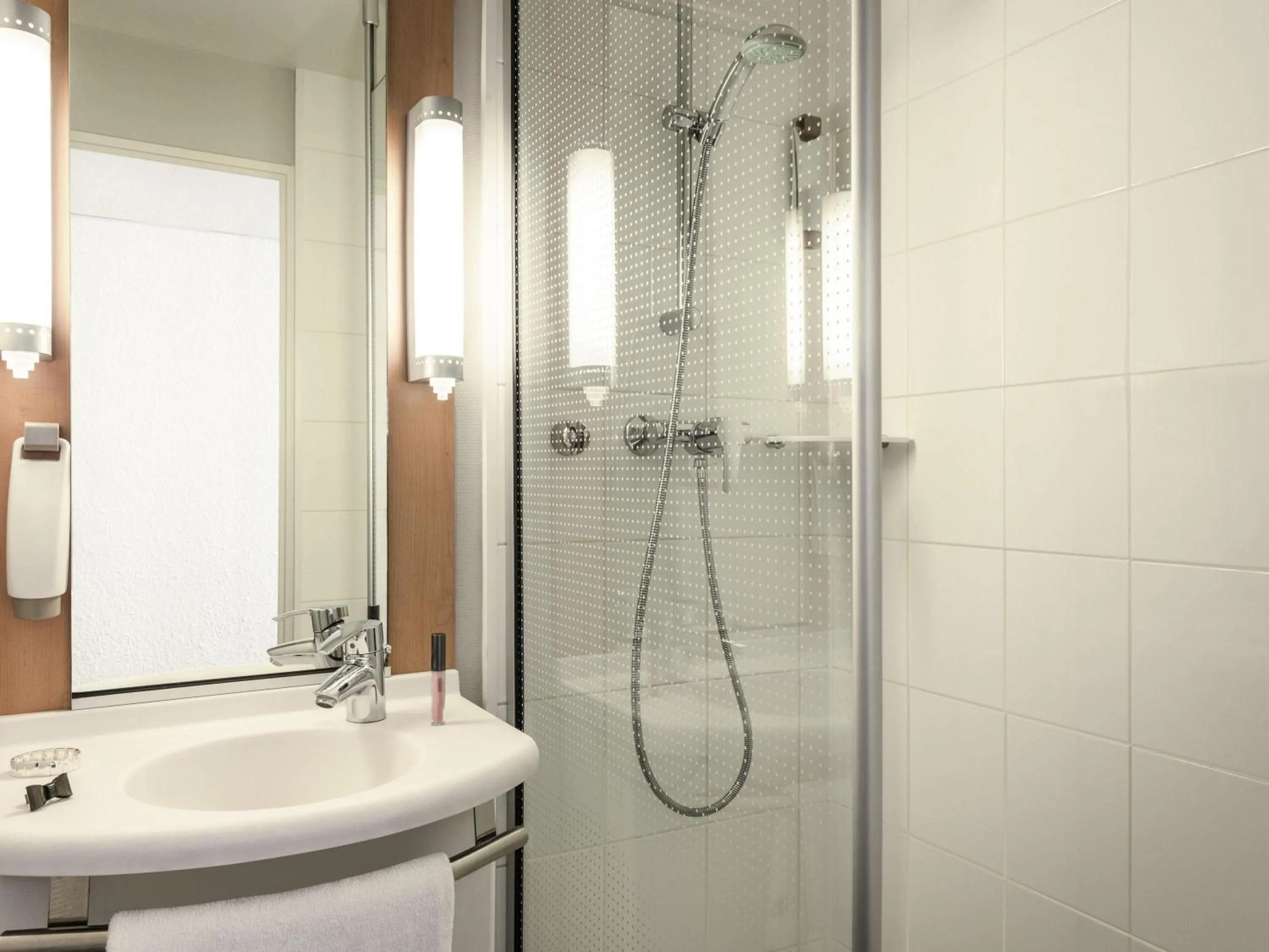 Bedroom in ibis Paris Italie Tolbiac