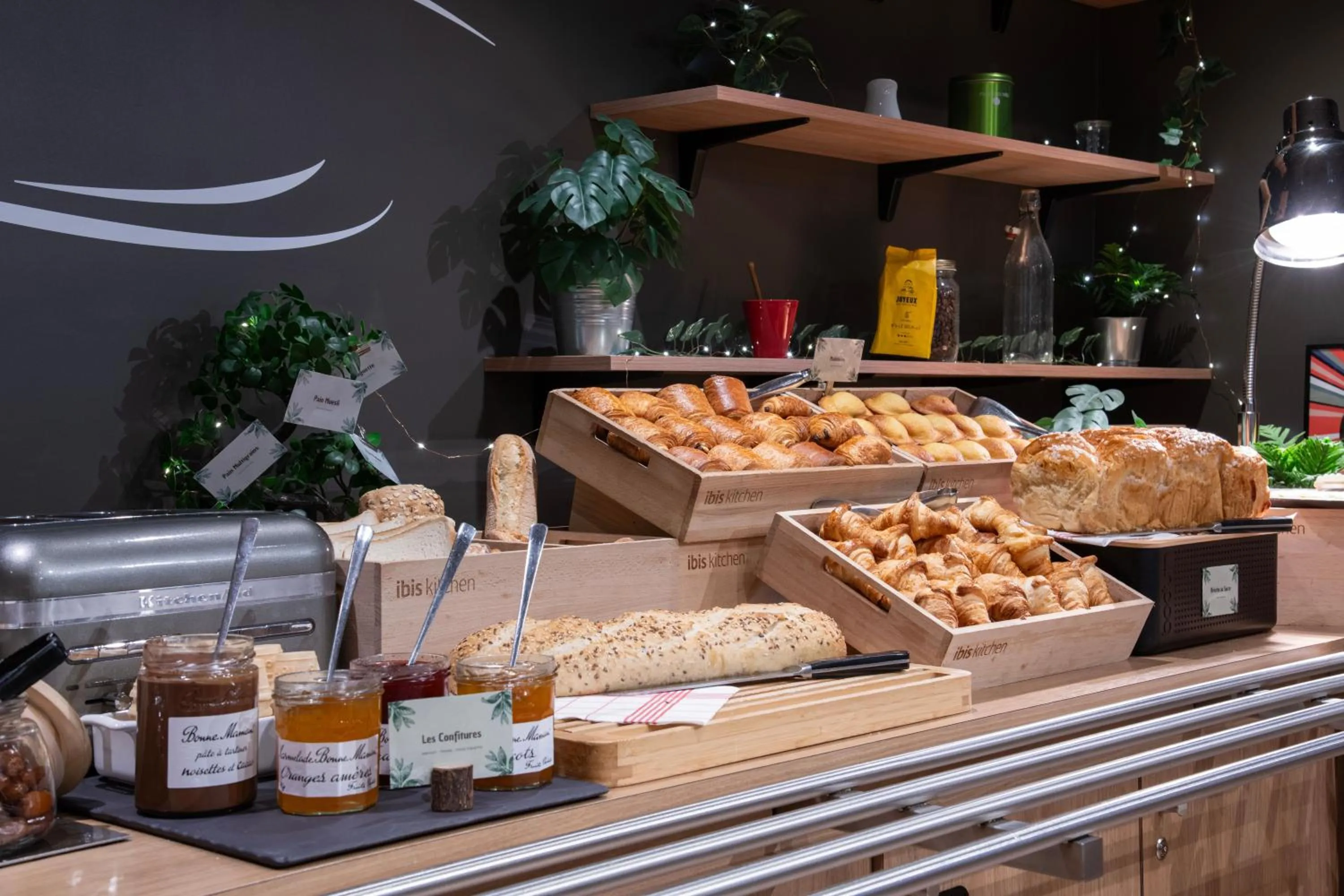 Buffet breakfast in ibis Paris Italie Tolbiac