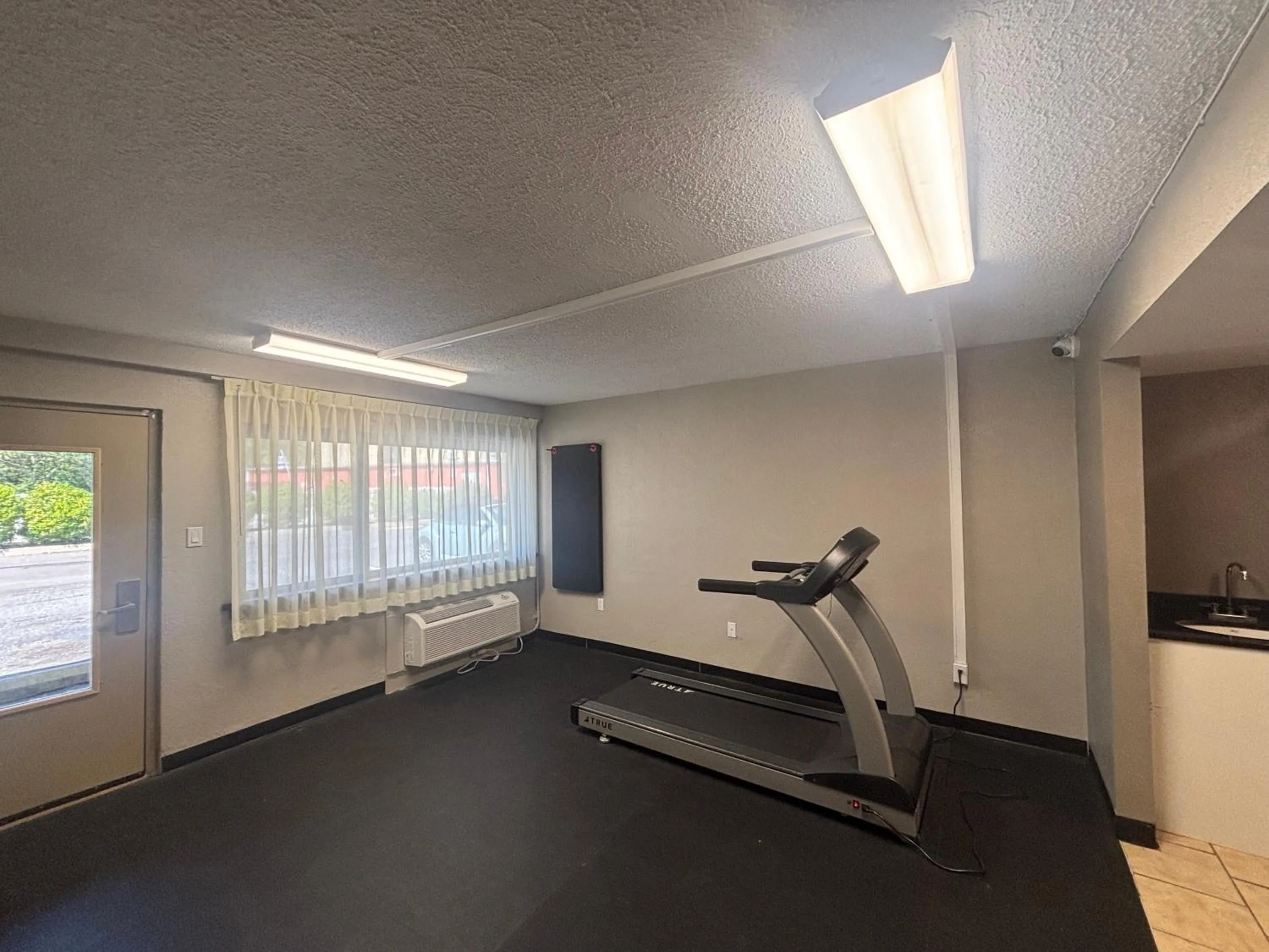 Fitness centre/facilities in Ramada by Wyndham West Atlantic City