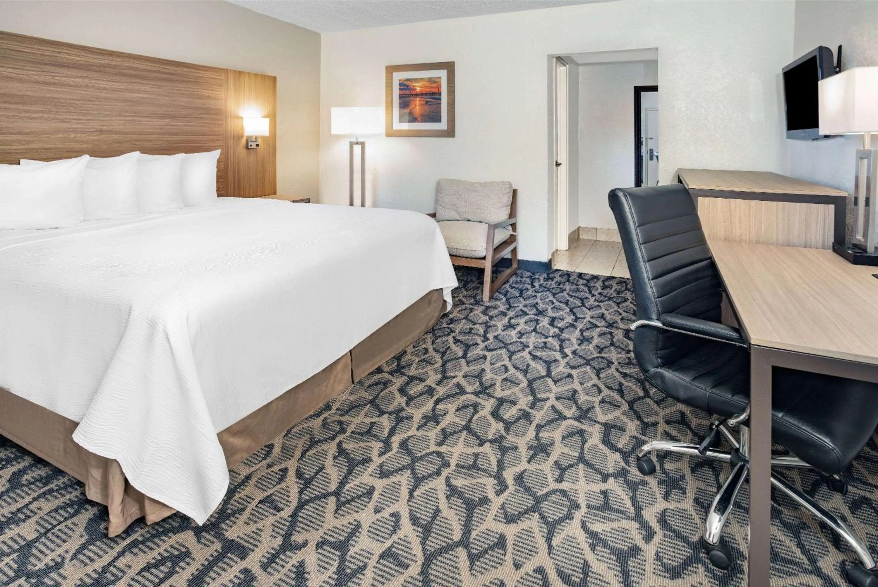 Photo of the whole room, Bed in Ramada by Wyndham West Atlantic City